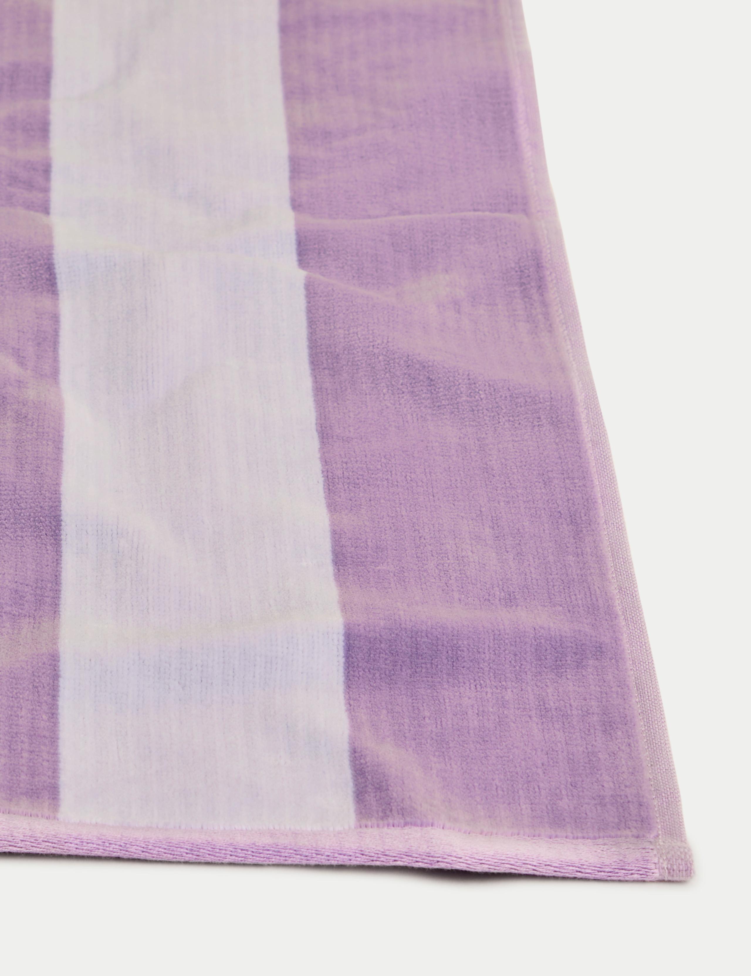 Pure Cotton Striped Sand Resistant Beach Towel 3 of 3