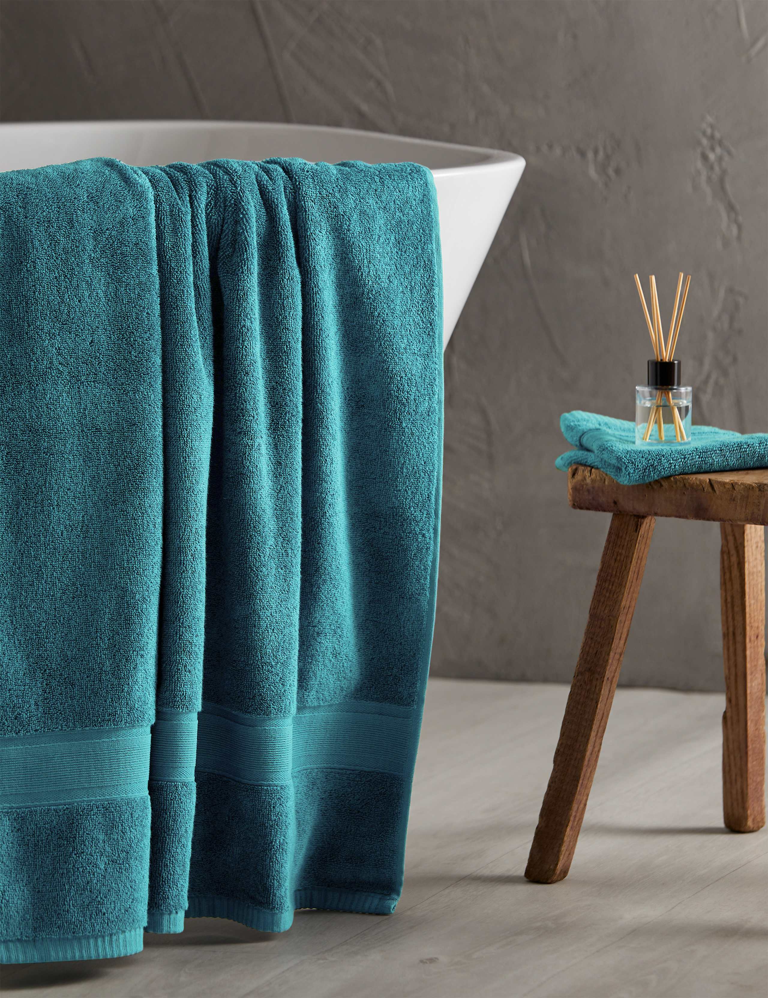 Ultimate Super Soft Pure Cotton Towel 1 of 5