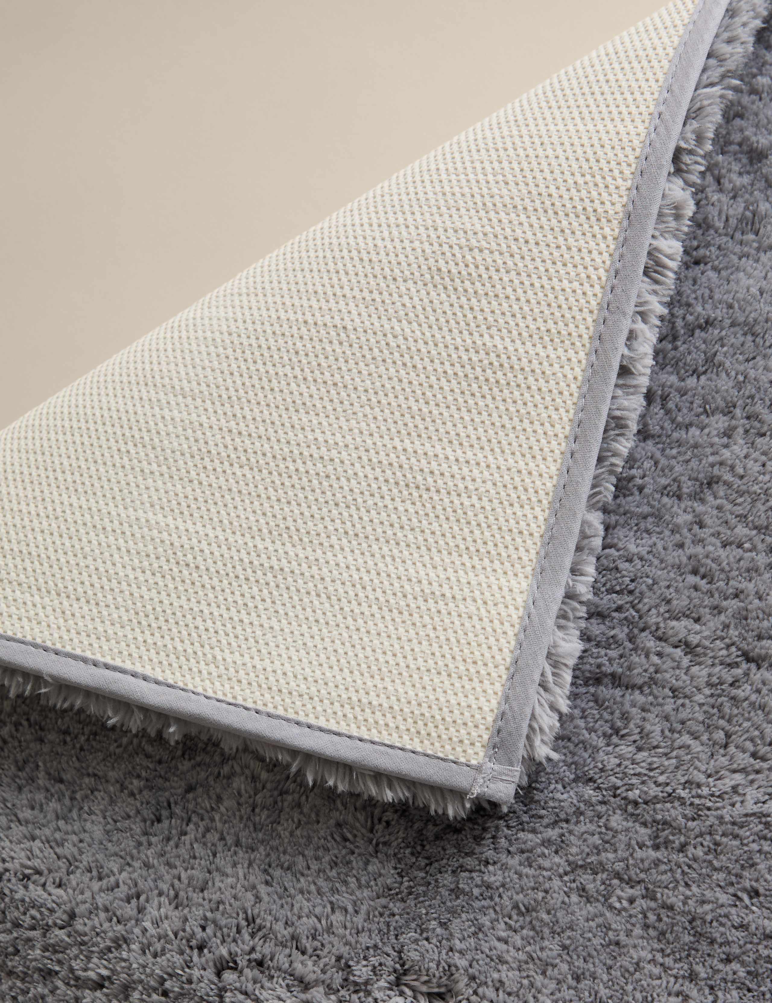 Luxury Spa Bath Mat 3 of 3