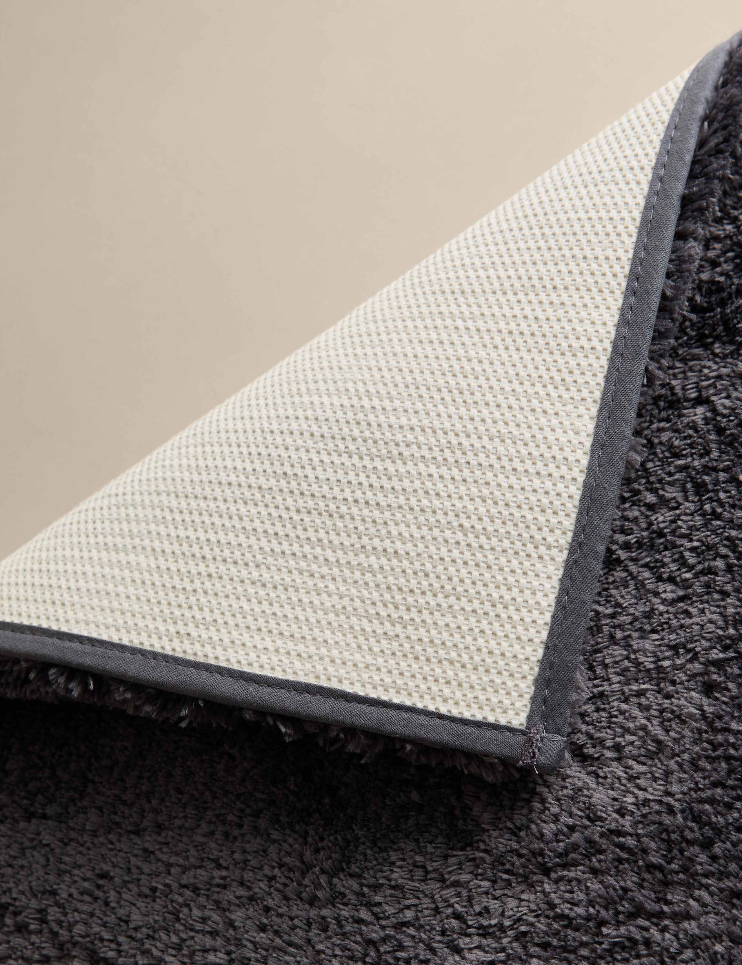 Luxury Spa Bath Mat 3 of 3