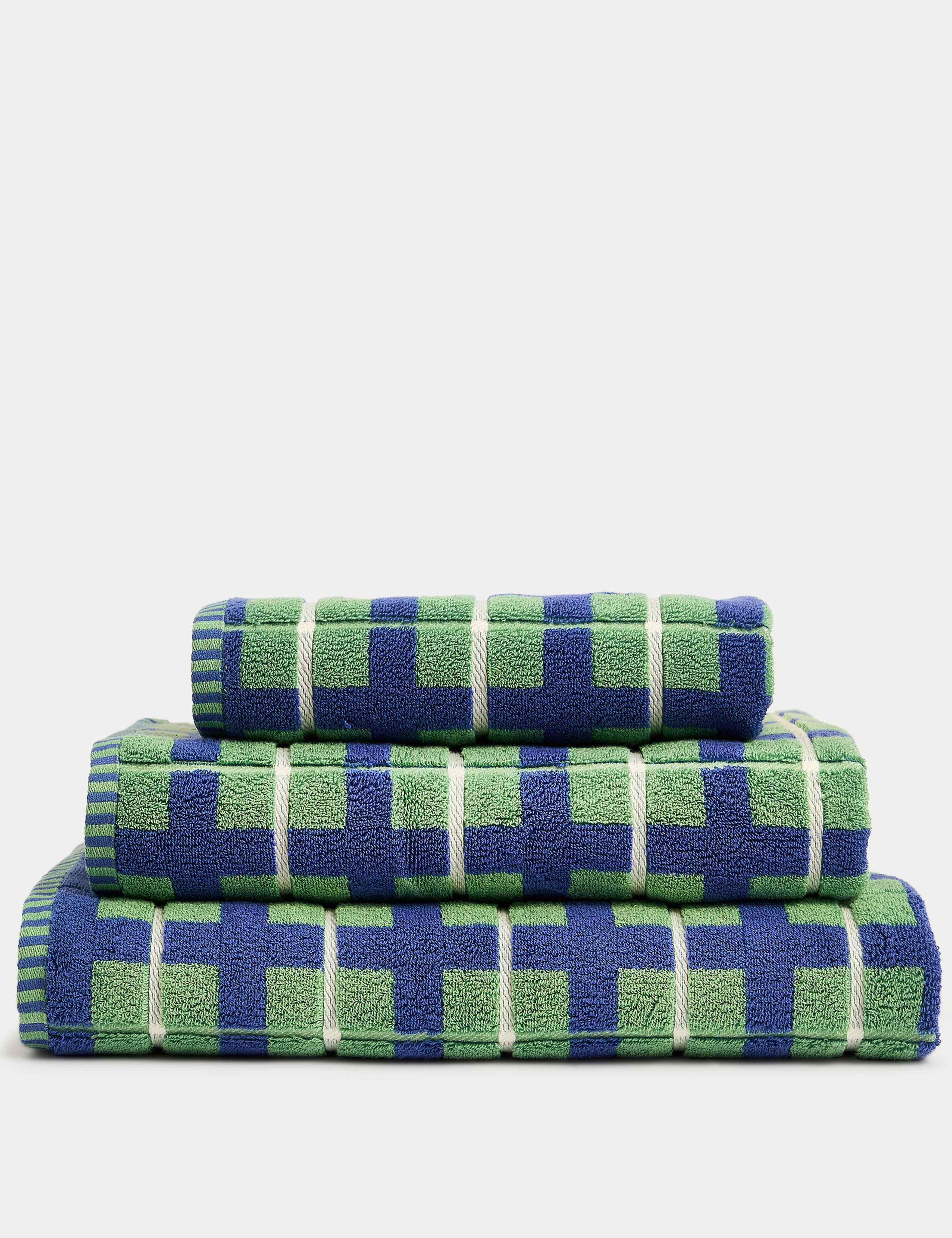 Pure Cotton Checked Towel 3 of 5
