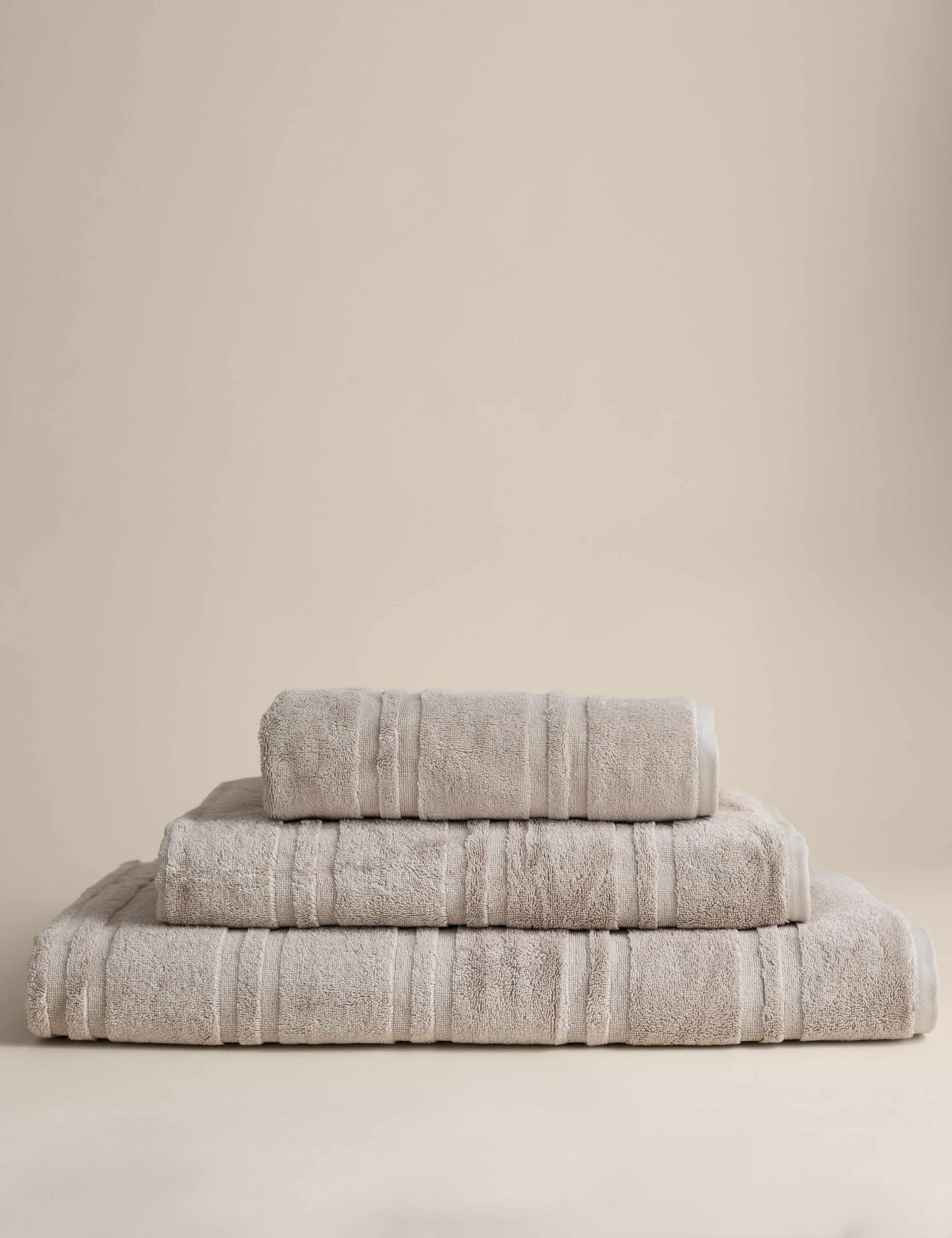 Luxury Egyptian Cotton Striped Towel 1 of 4