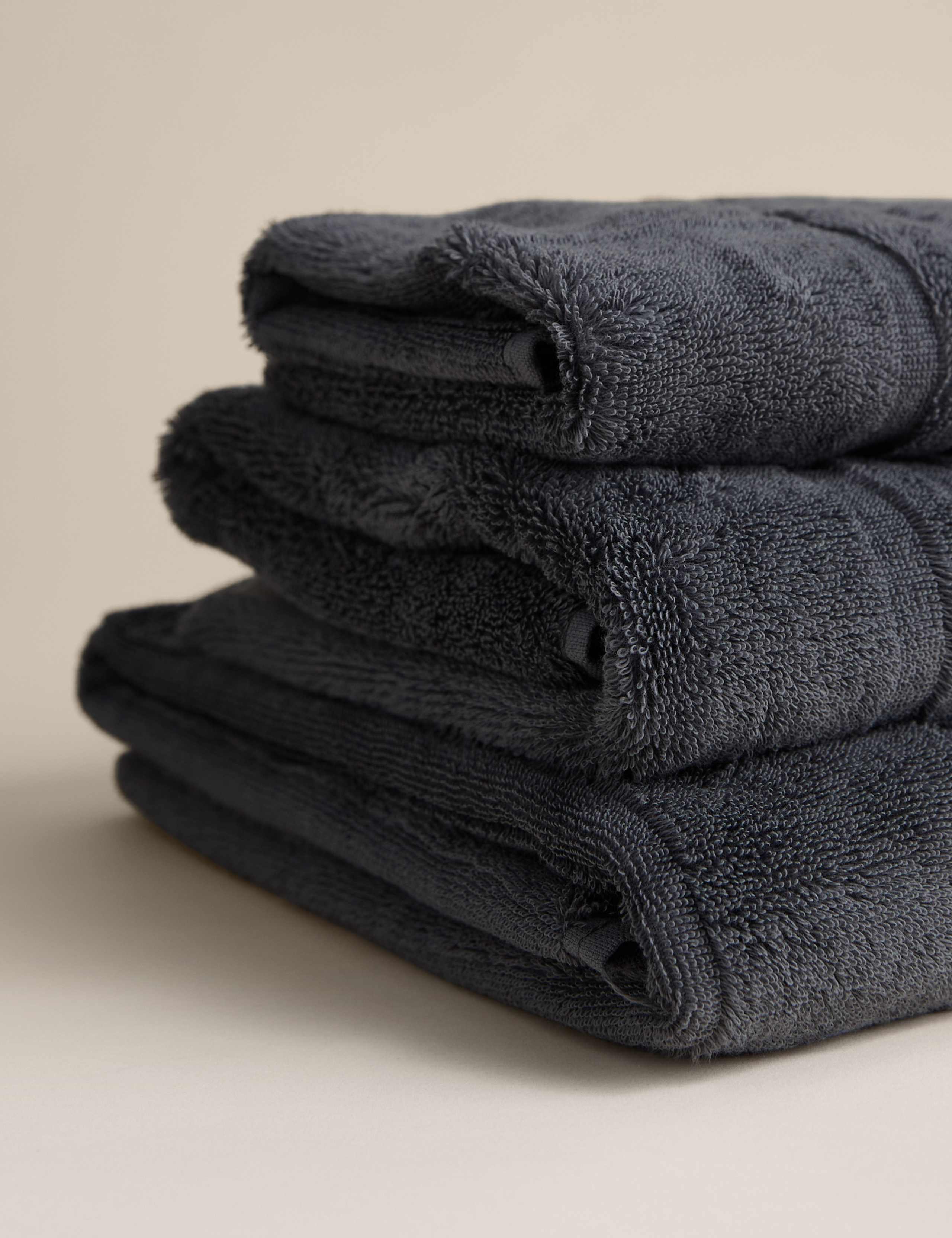 Luxury Egyptian Cotton Striped Towel 2 of 4