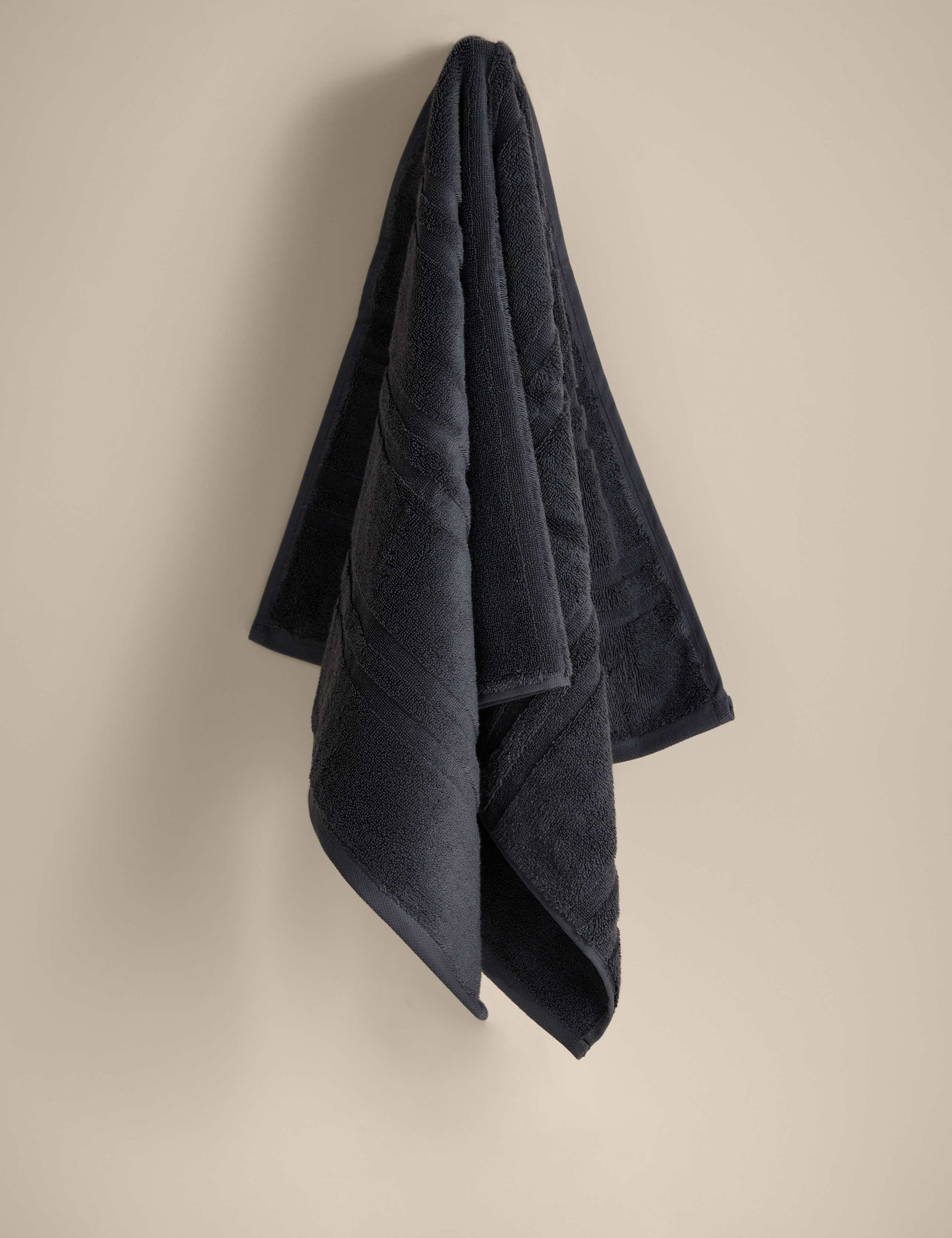 Luxury Egyptian Cotton Striped Towel 3 of 4