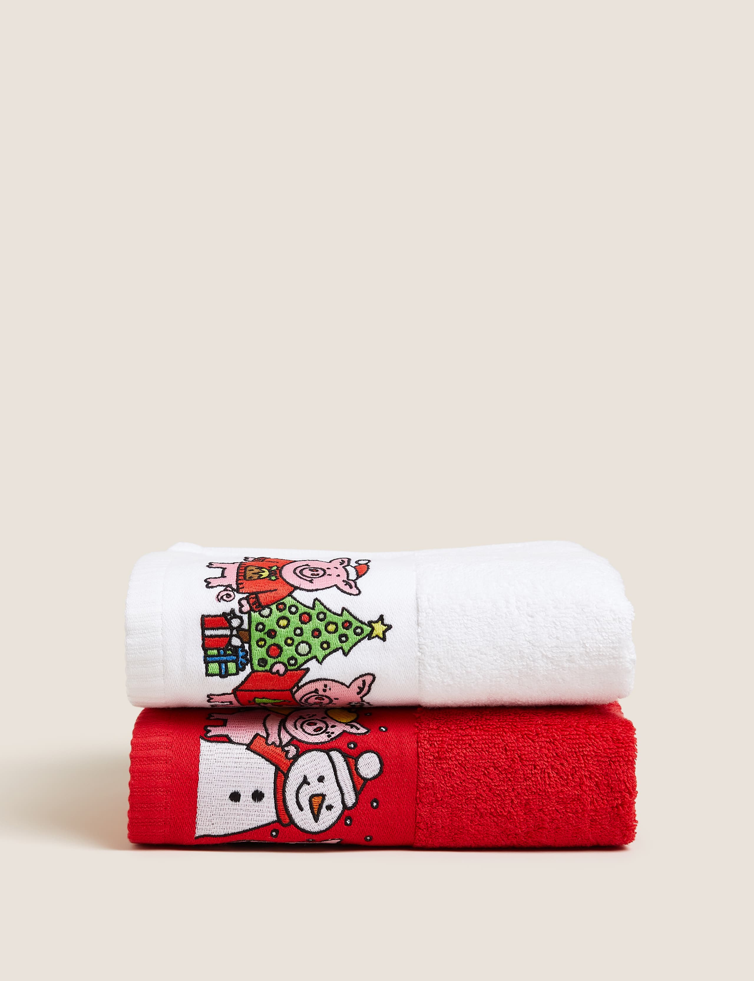 Set of 2 Pure Cotton Percy Pig™ Towels 5 of 8