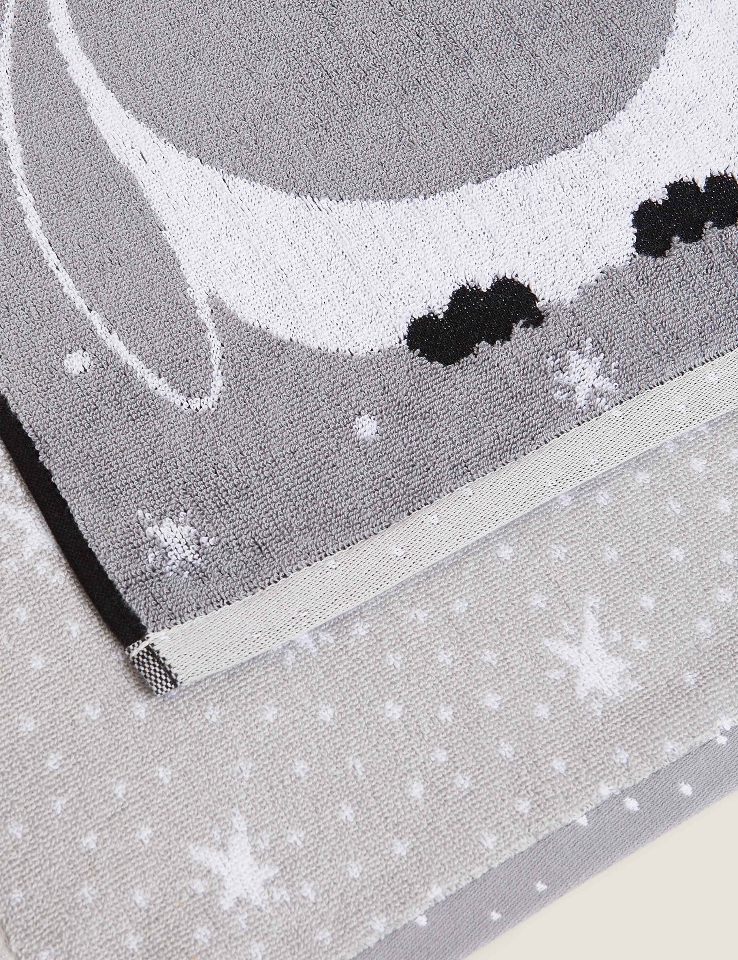 Set of 2 Pure Cotton Penguin Guest Towels 2 of 7