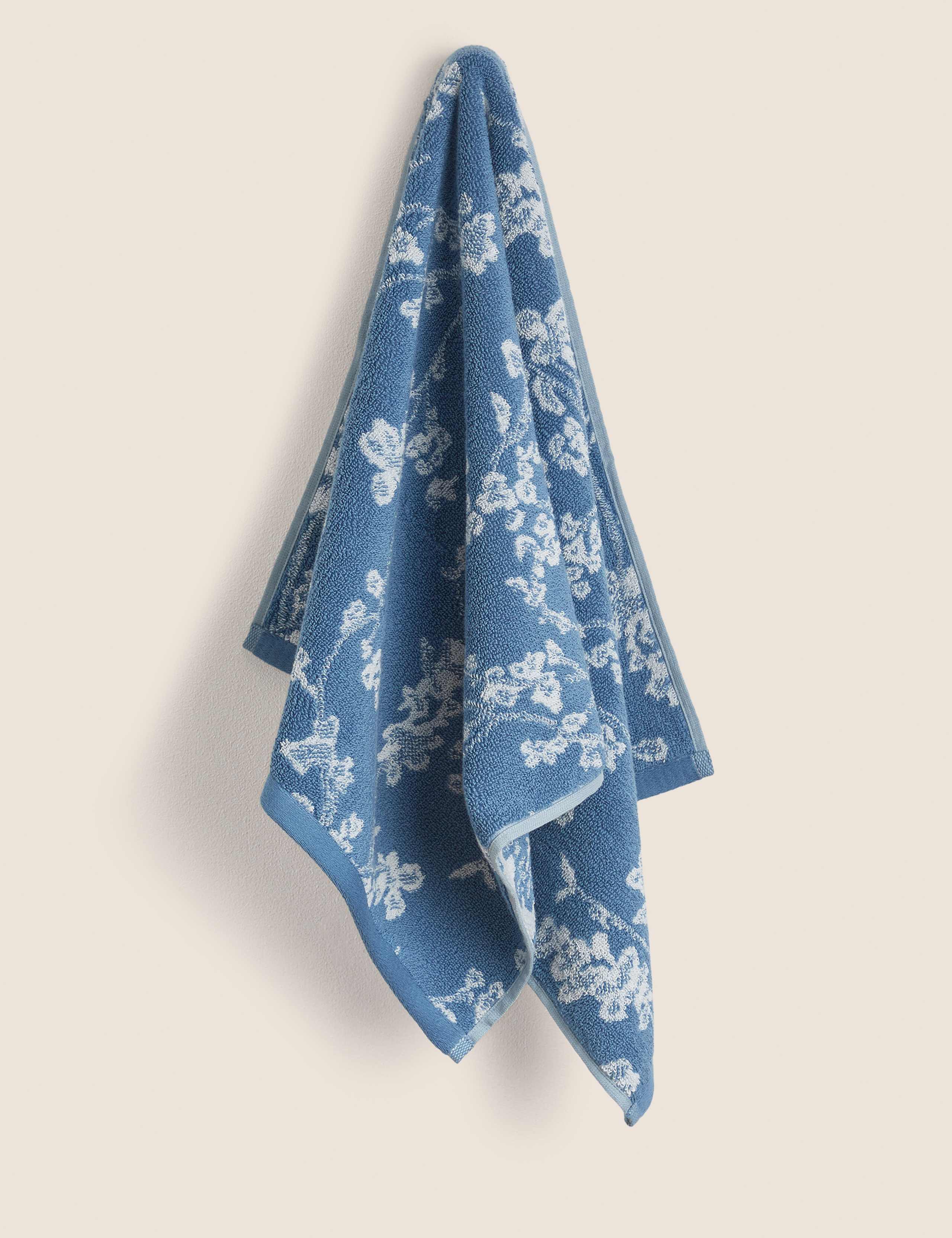 Super Soft Pure Cotton Floral Jacquard Towel 4 of 5