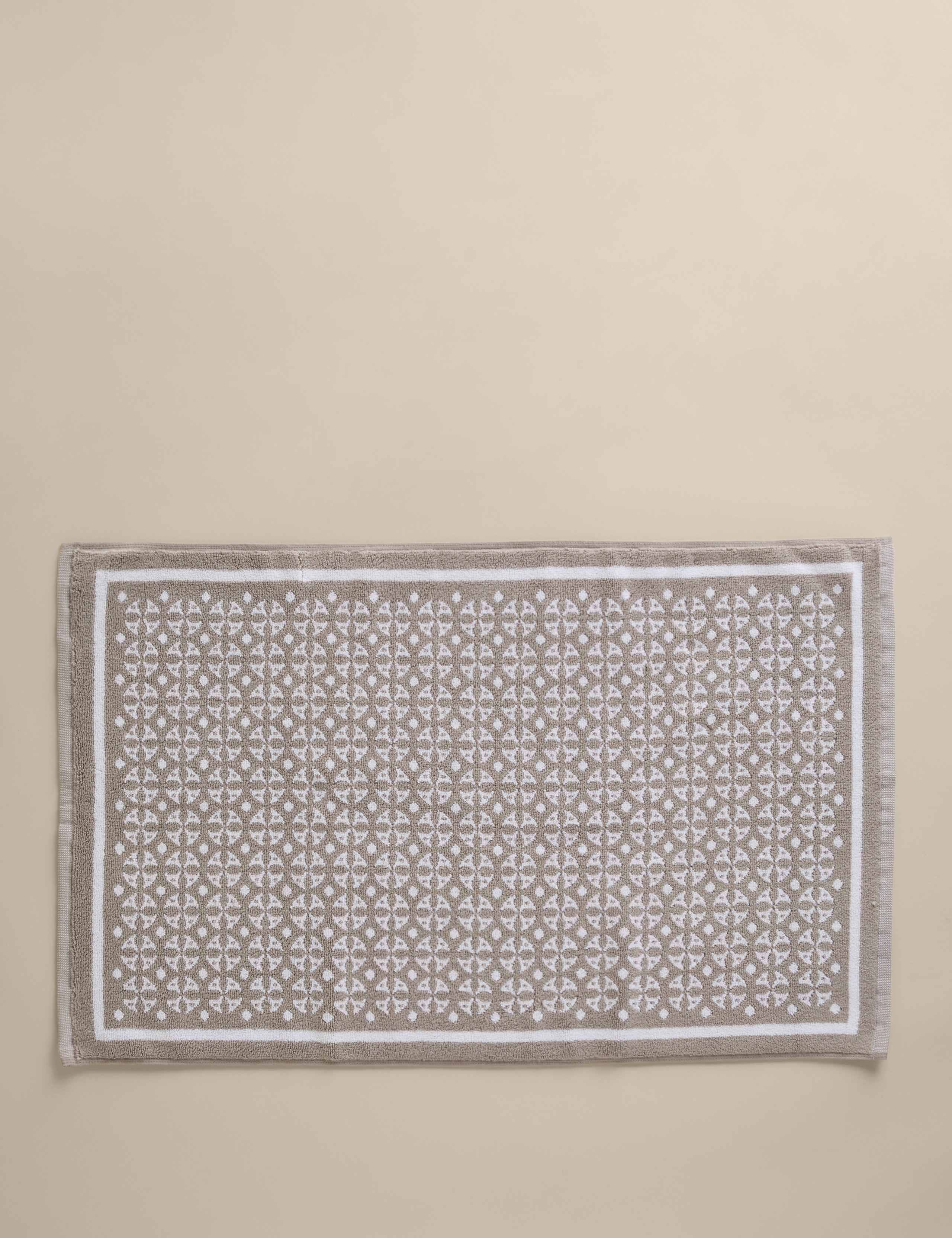 Pure Cotton Geometric Bath Mat 1 of 3