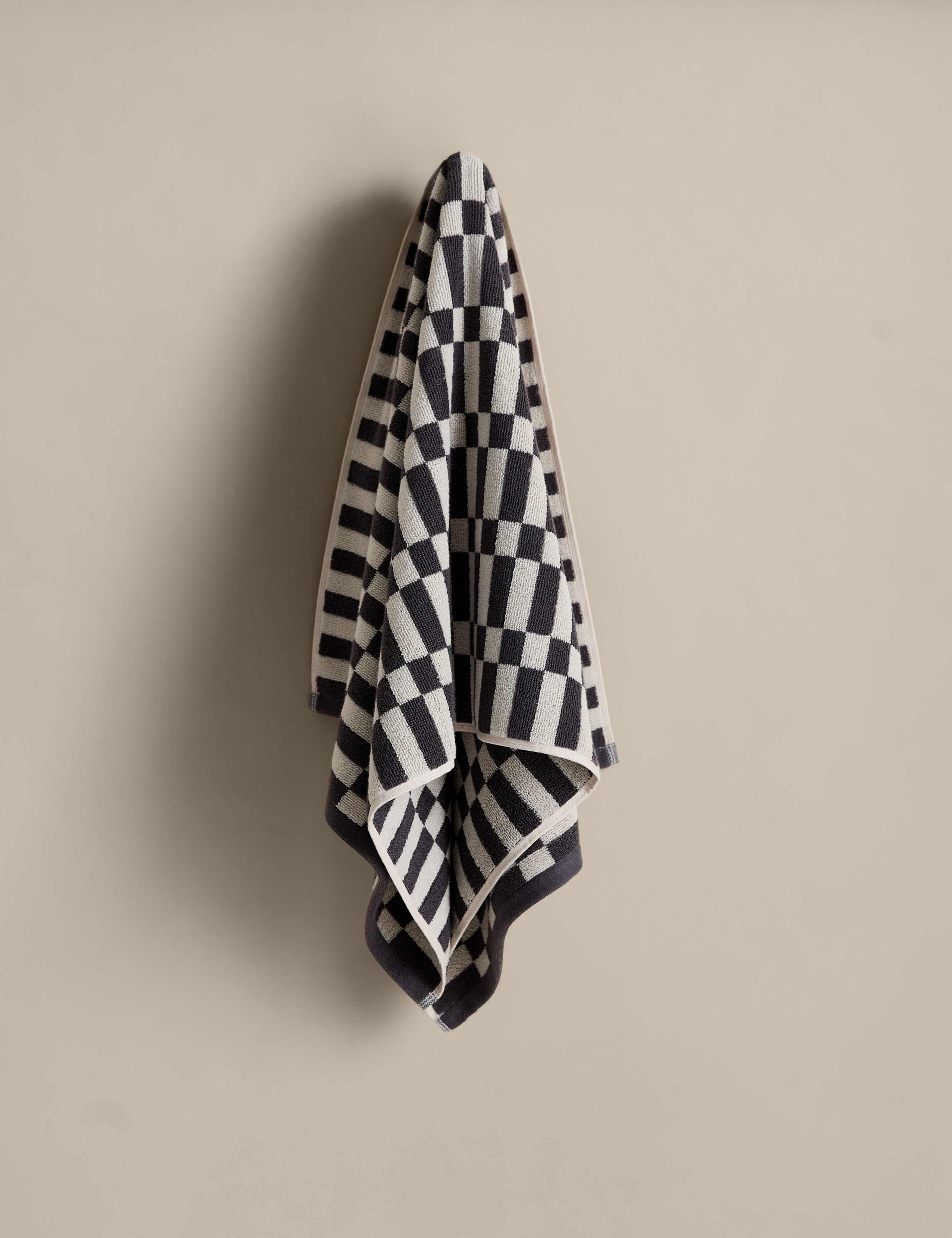 Pure Cotton Geometric Check Towel 3 of 4