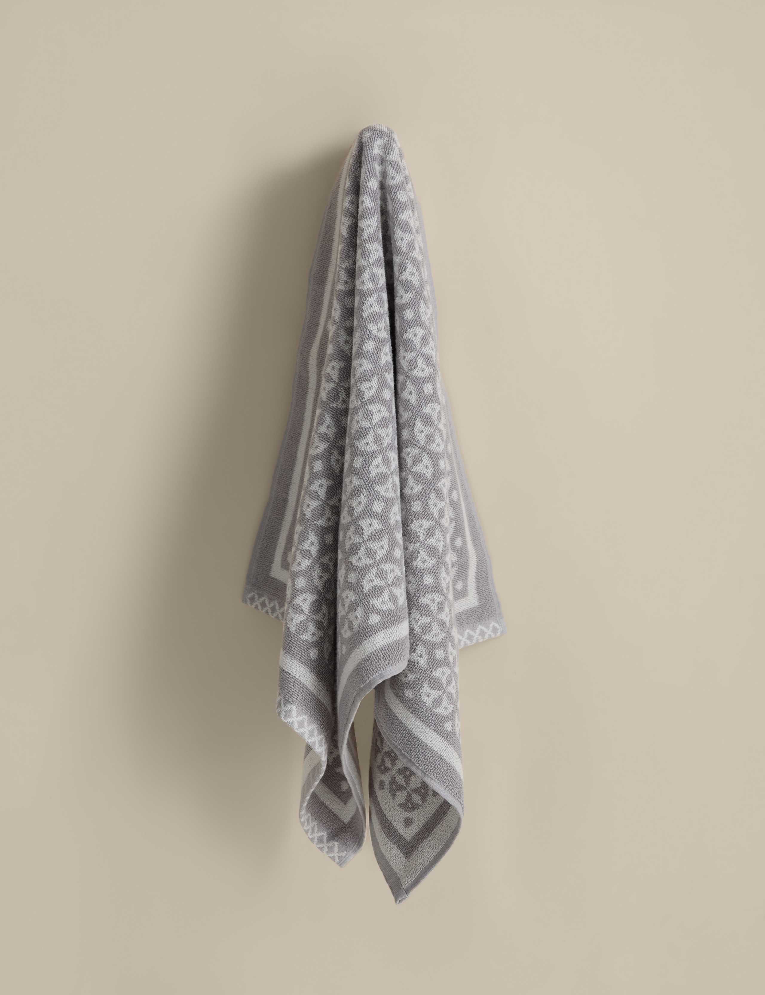 Pure Cotton Geometric Circle Towel 3 of 4