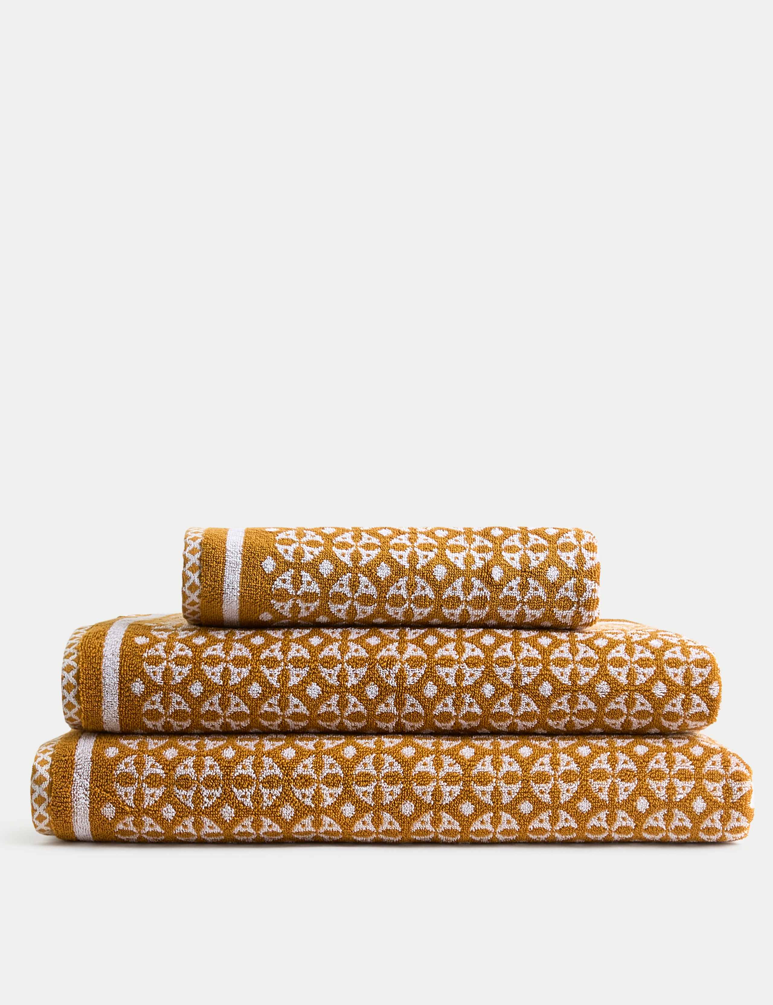 Pure Cotton Geometric Circle Towel 3 of 5