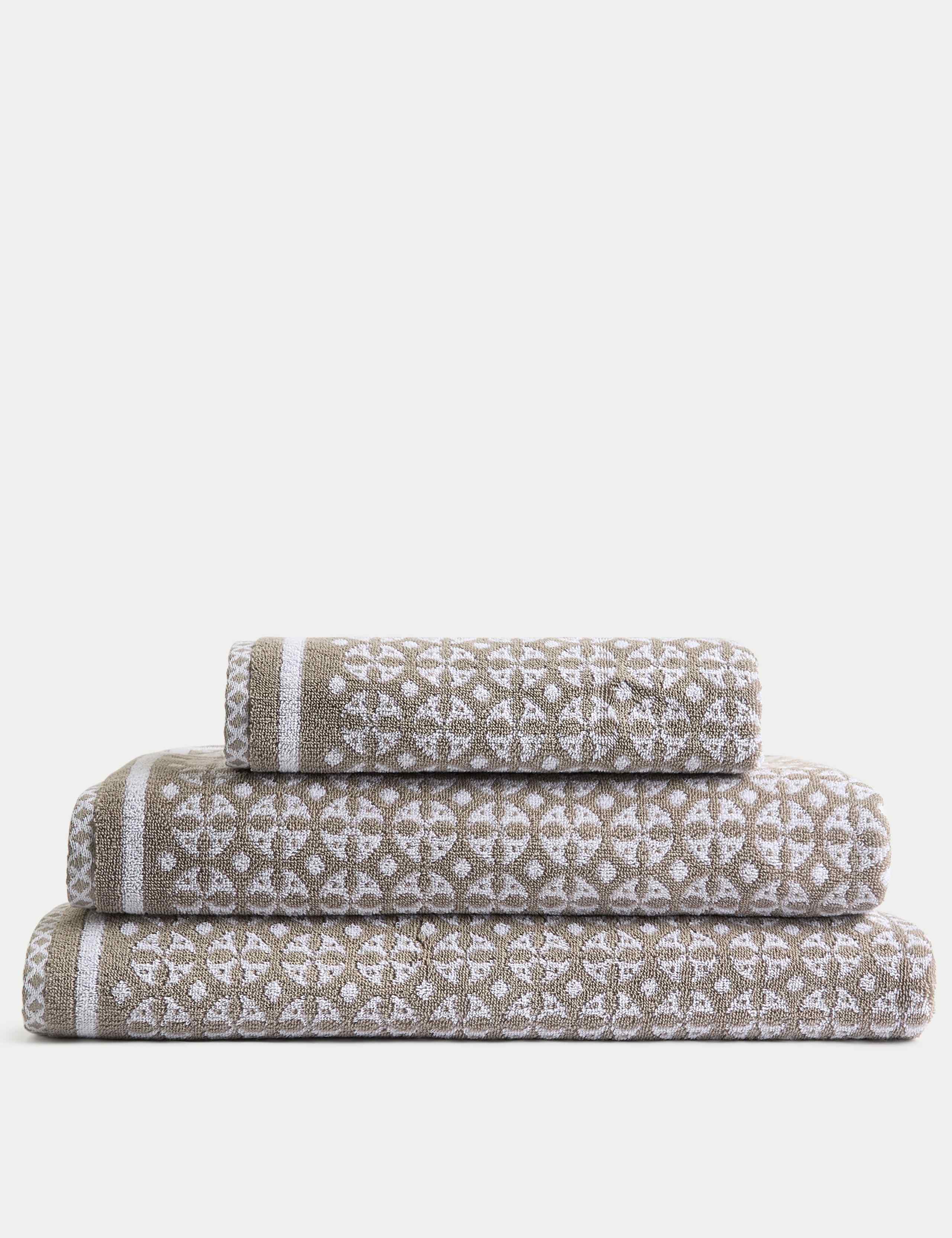 Pure Cotton Geometric Circle Towel 3 of 5