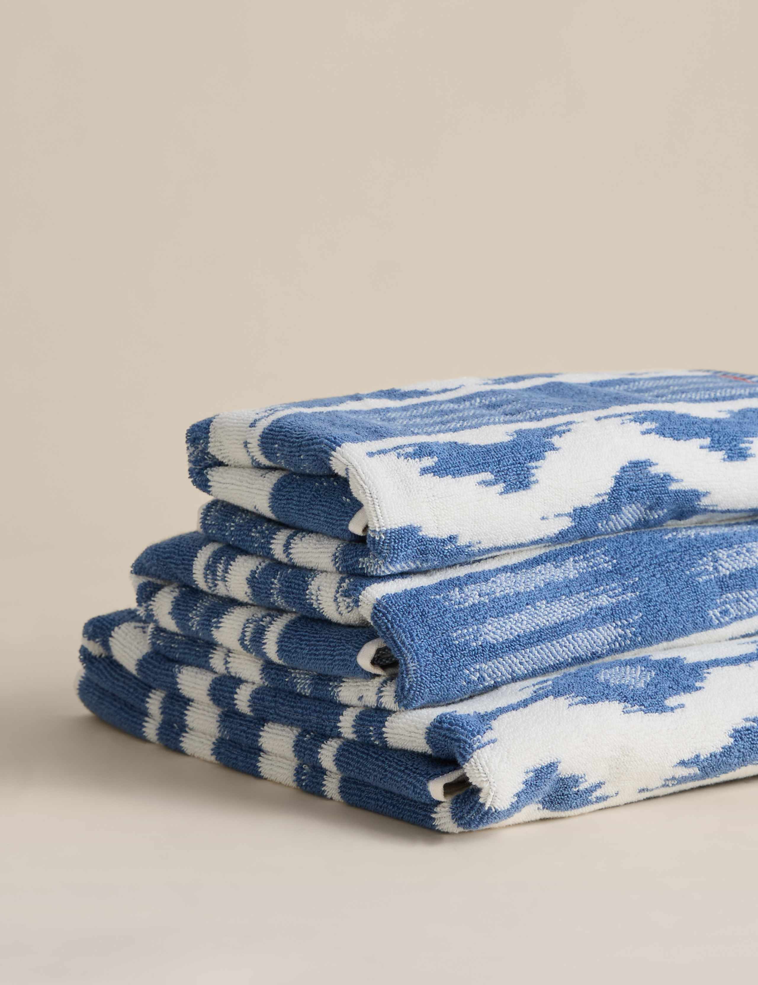 Set of 3 Pure Cotton Ikat Towels 3 of 5