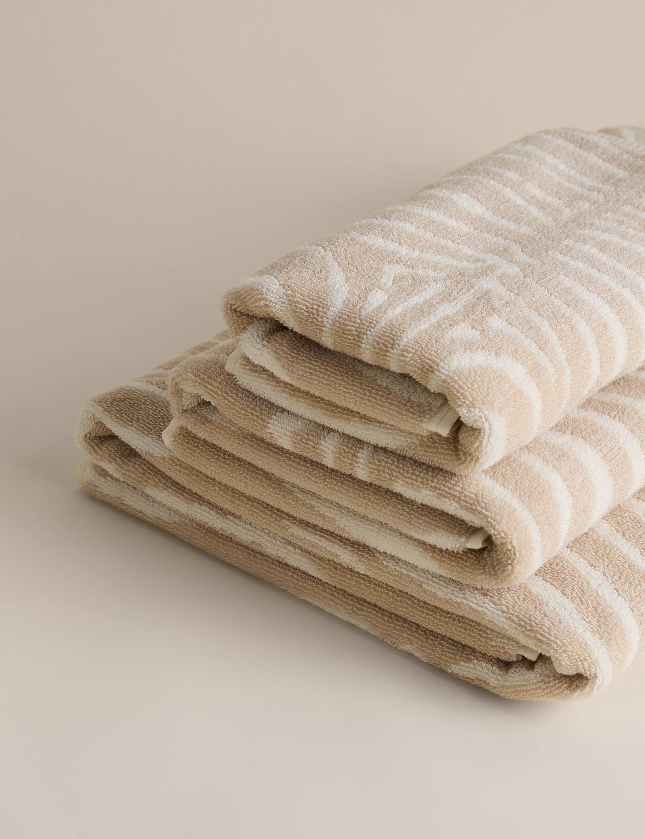 Pure Cotton Zebra Patterned Towel 2 of 4