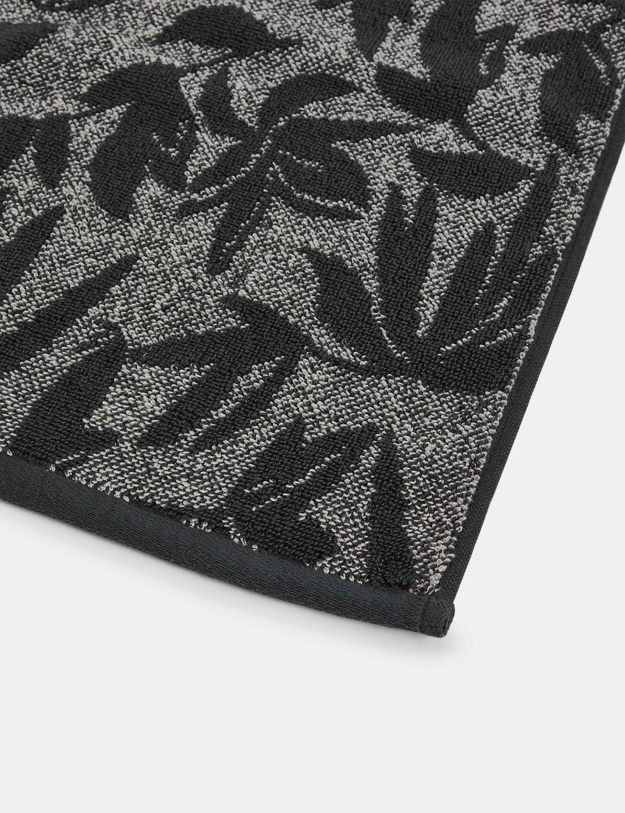 Pure Cotton Leaves Towel 2 of 5