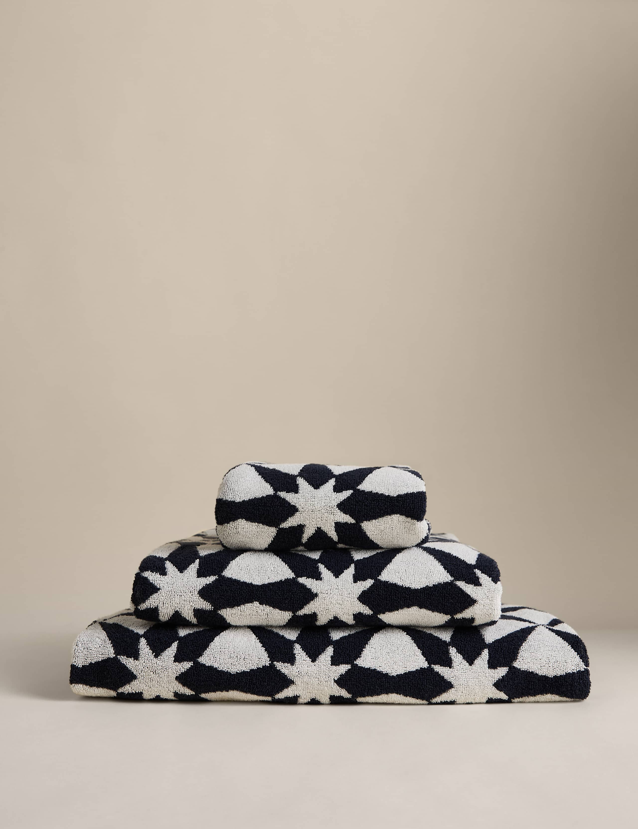 Pure Cotton Geometric Star Towel 2 of 5