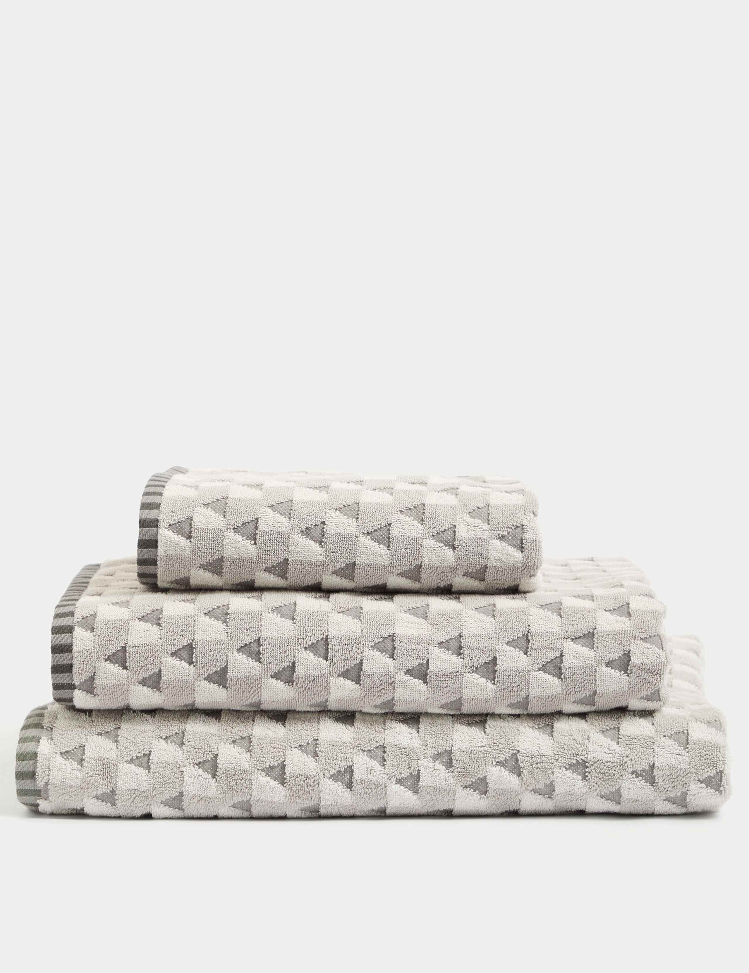 Pure Cotton Geometric Triangle Towel 3 of 5