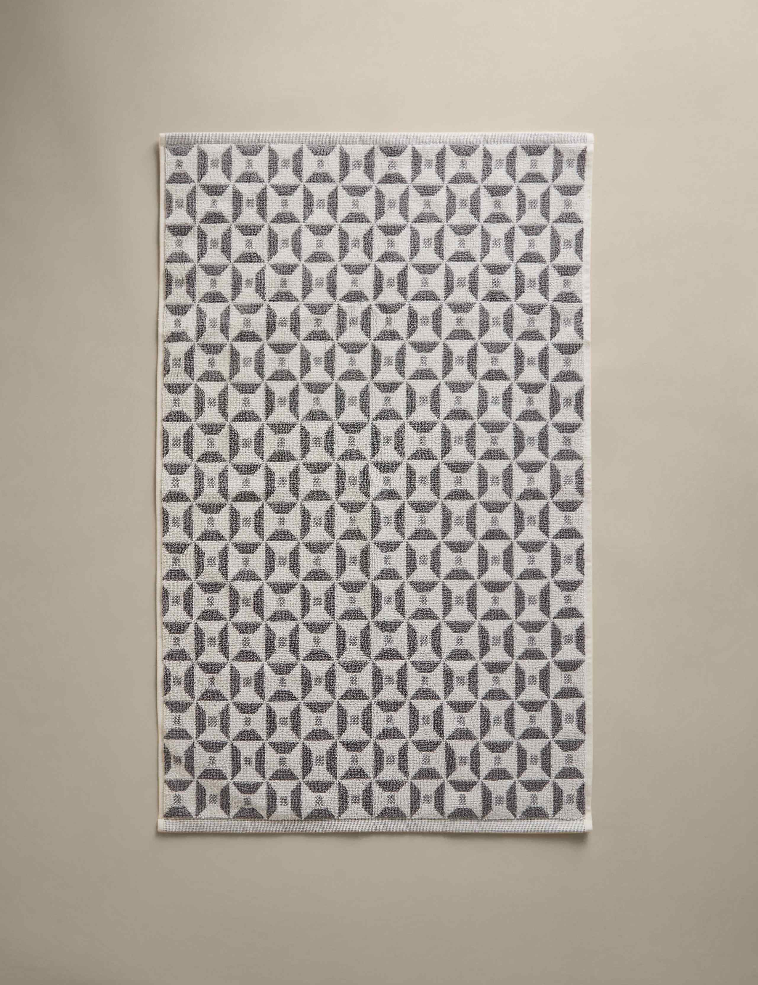 Pure Cotton Geometric Tile Bath Mat 2 of 3