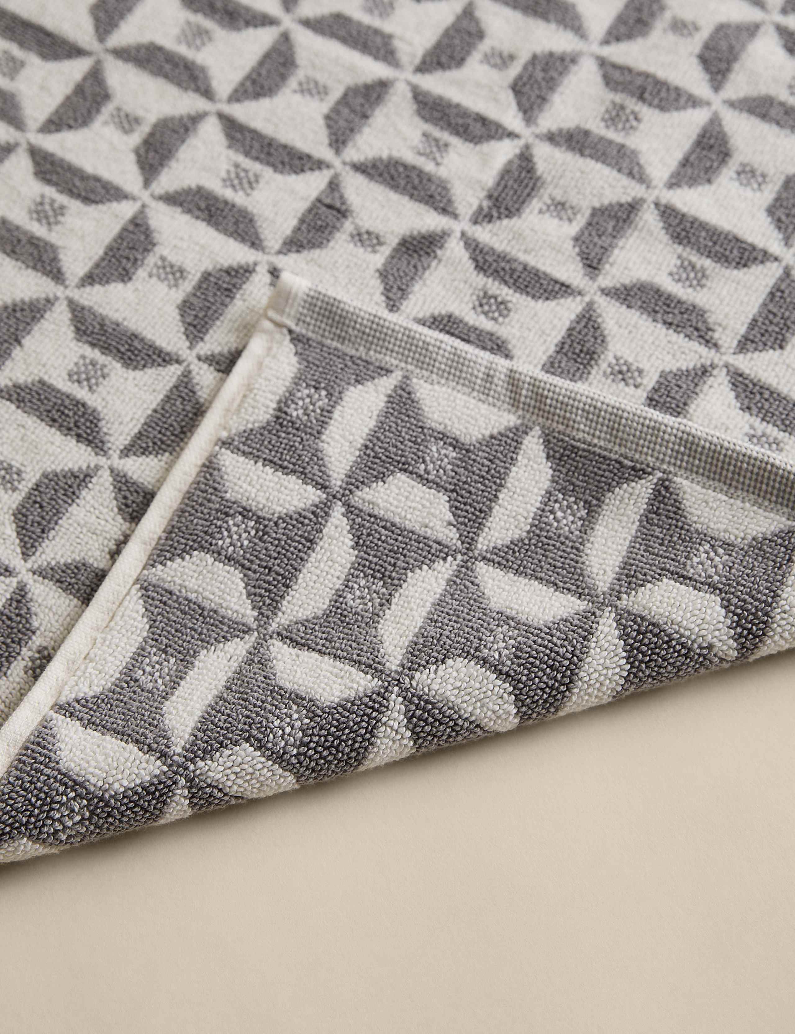 Pure Cotton Geometric Tile Bath Mat 3 of 3