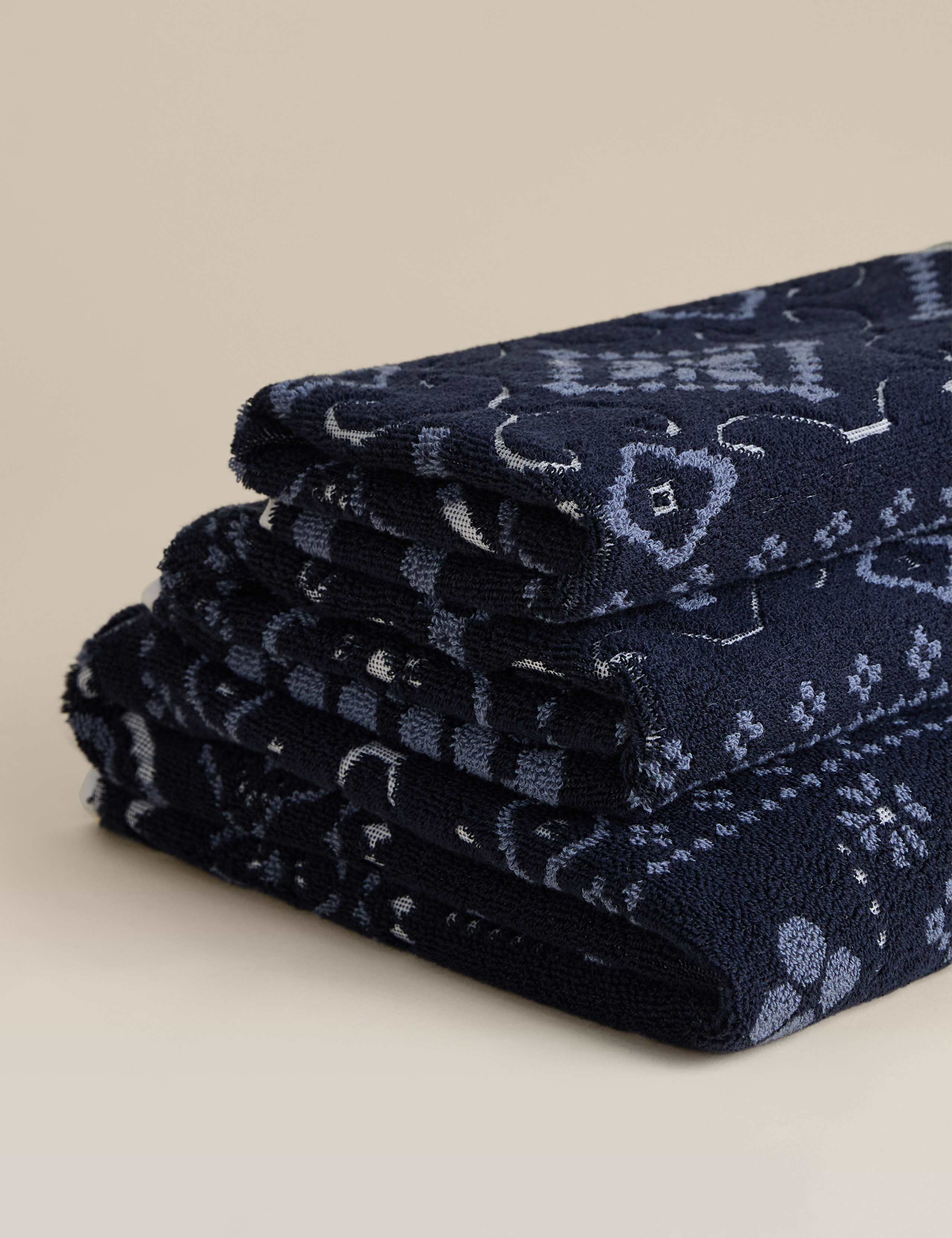Pure Cotton Tie Print Towel 2 of 4