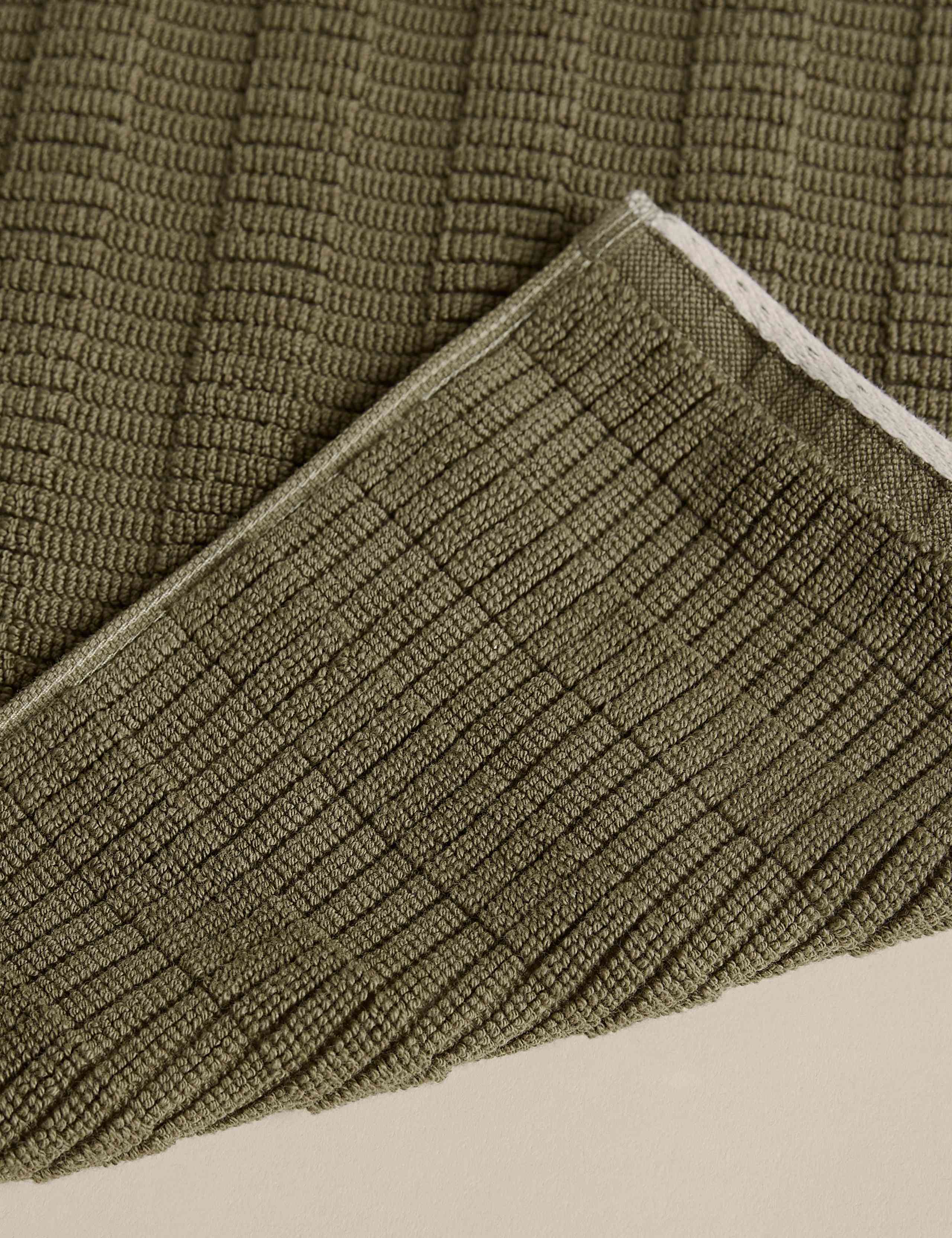 Pure Cotton Contrast Trim Bathmat 3 of 3