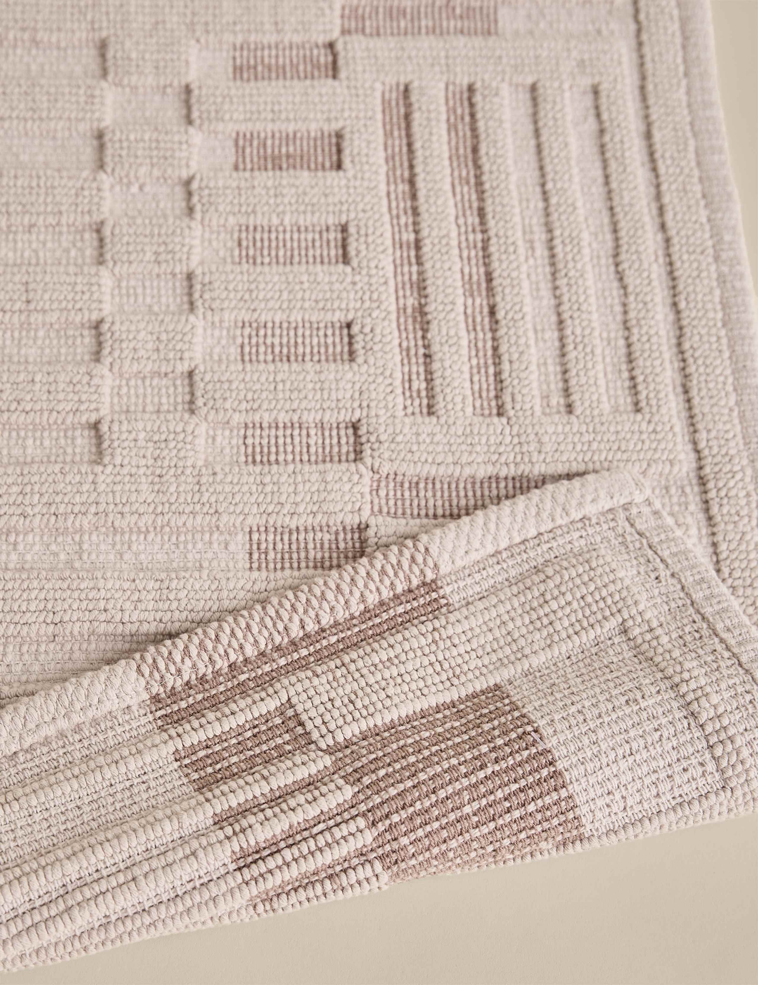Pure Cotton Geometric Stay New Bath Mat 3 of 3