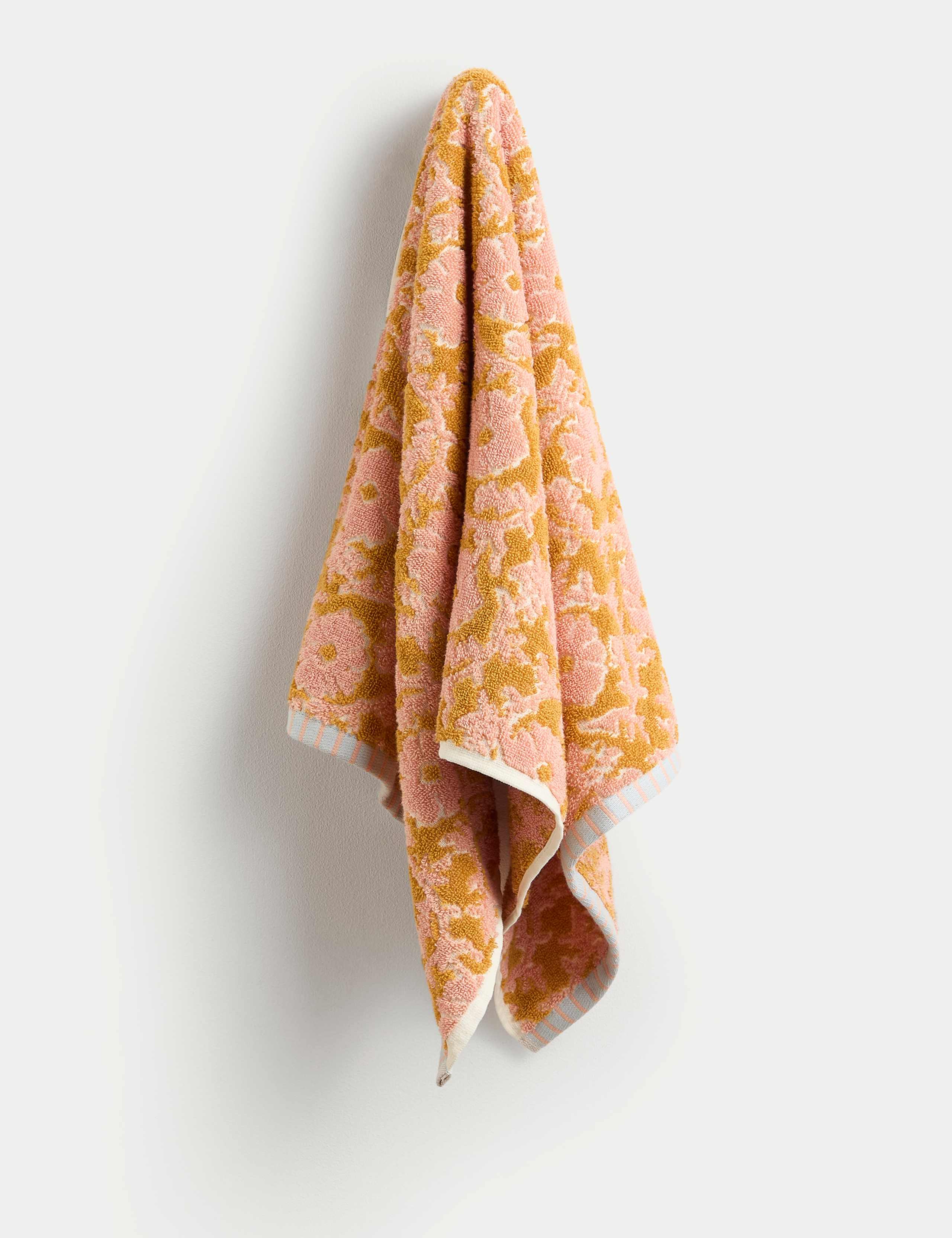 Pure Cotton Silhouette Floral Towel 4 of 5