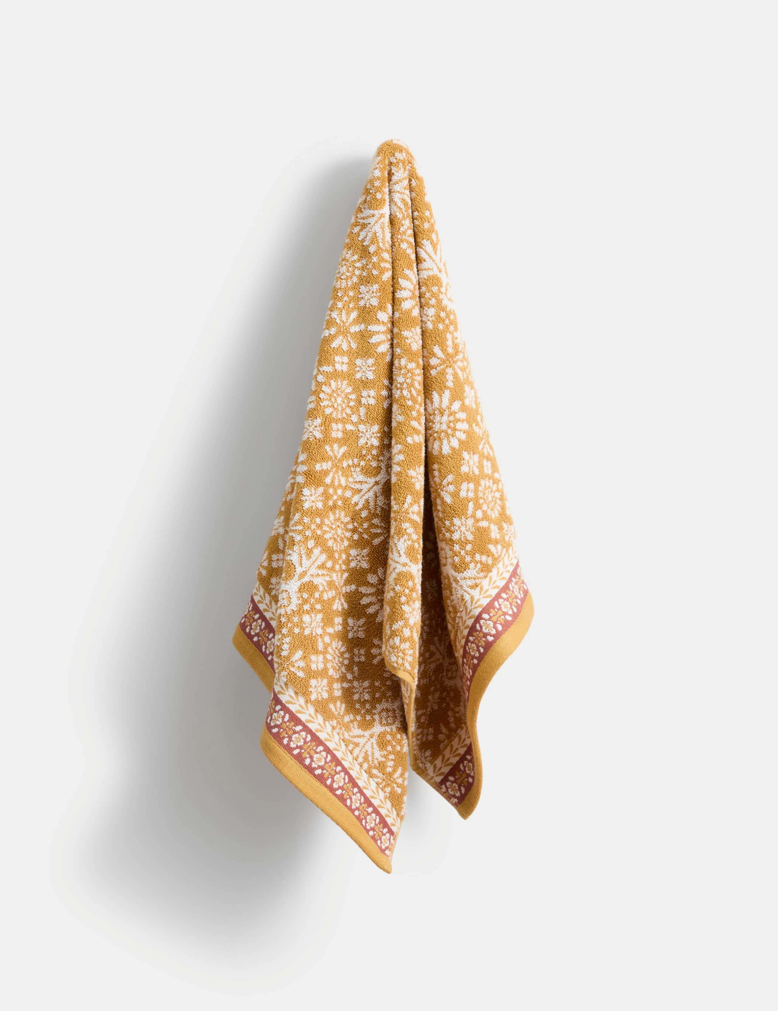 Pure Cotton Geometric Tile Pattern Towel 4 of 5