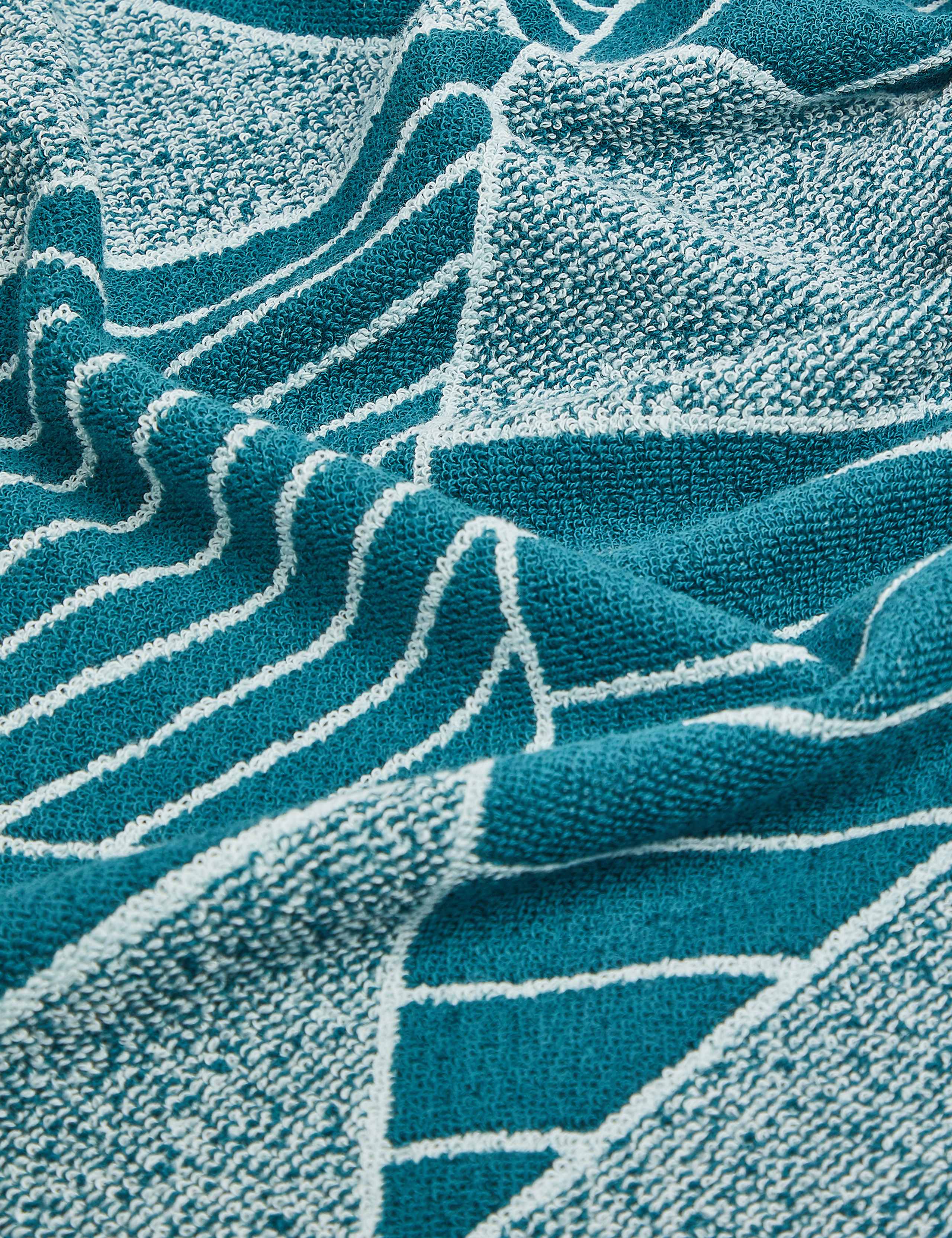 Pure Cotton Geometric Print Towel 4 of 4