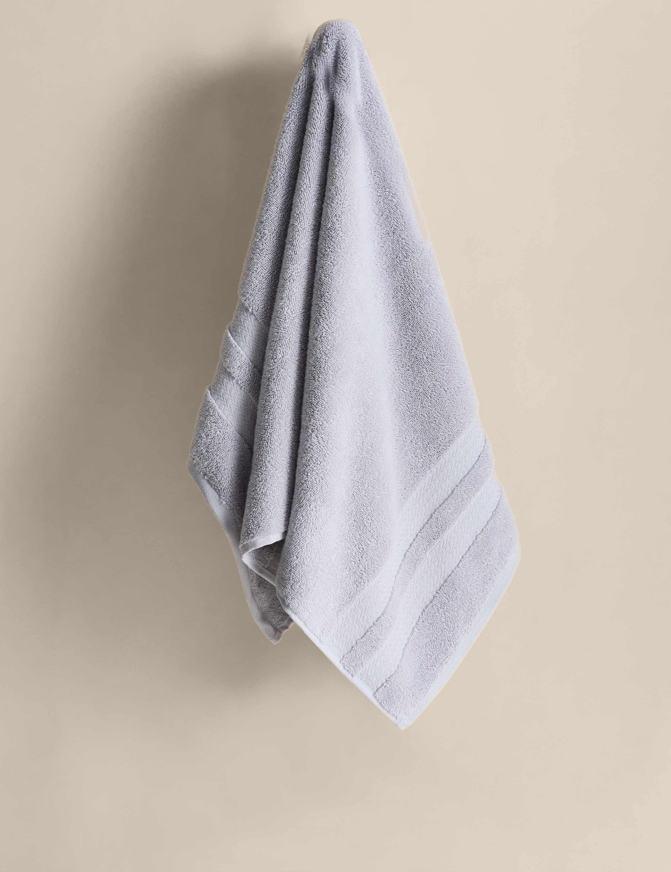 Set of 4 Guest Essentials Towel Bale 3 of 4