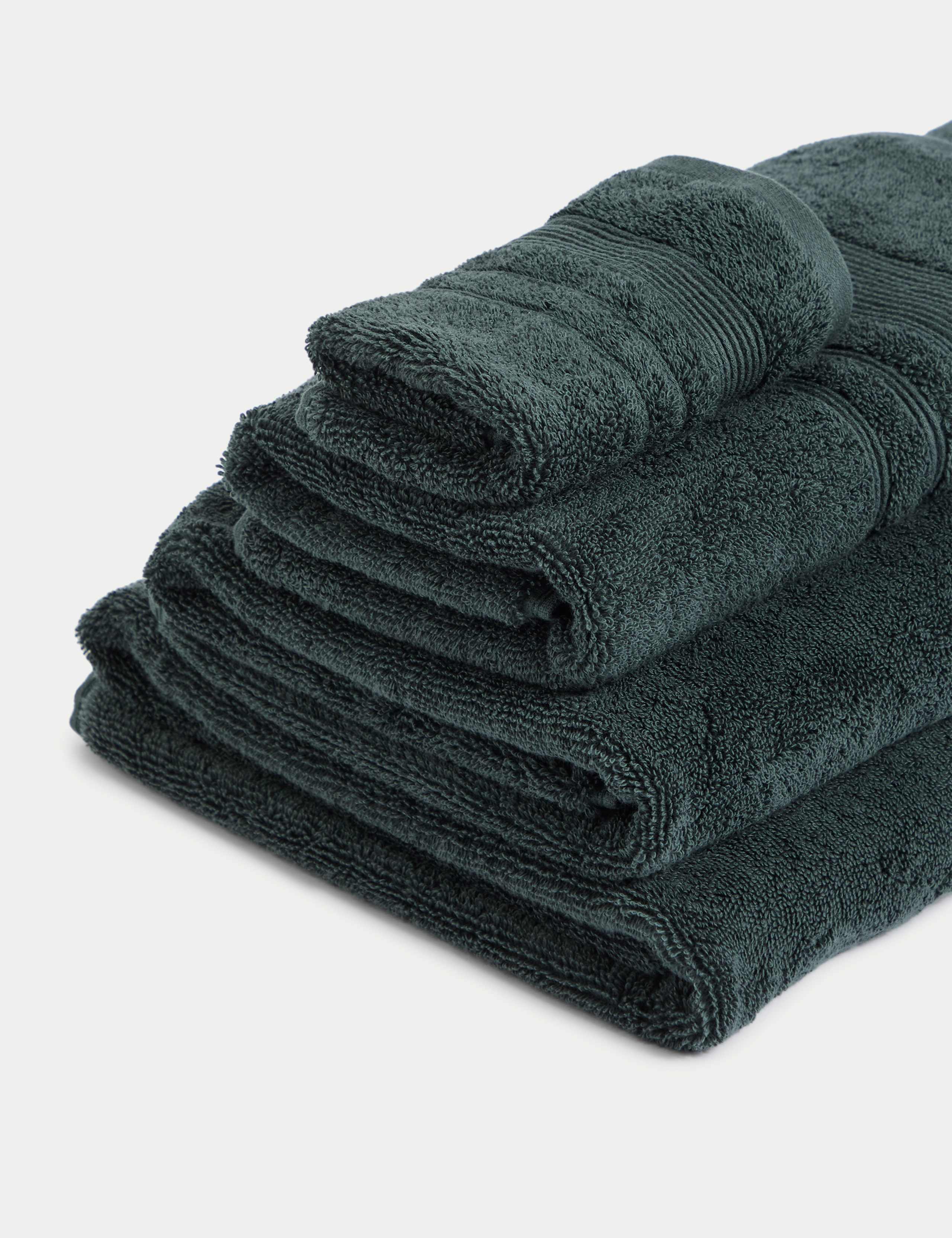 Super Plush Pure Cotton Towel 2 of 4