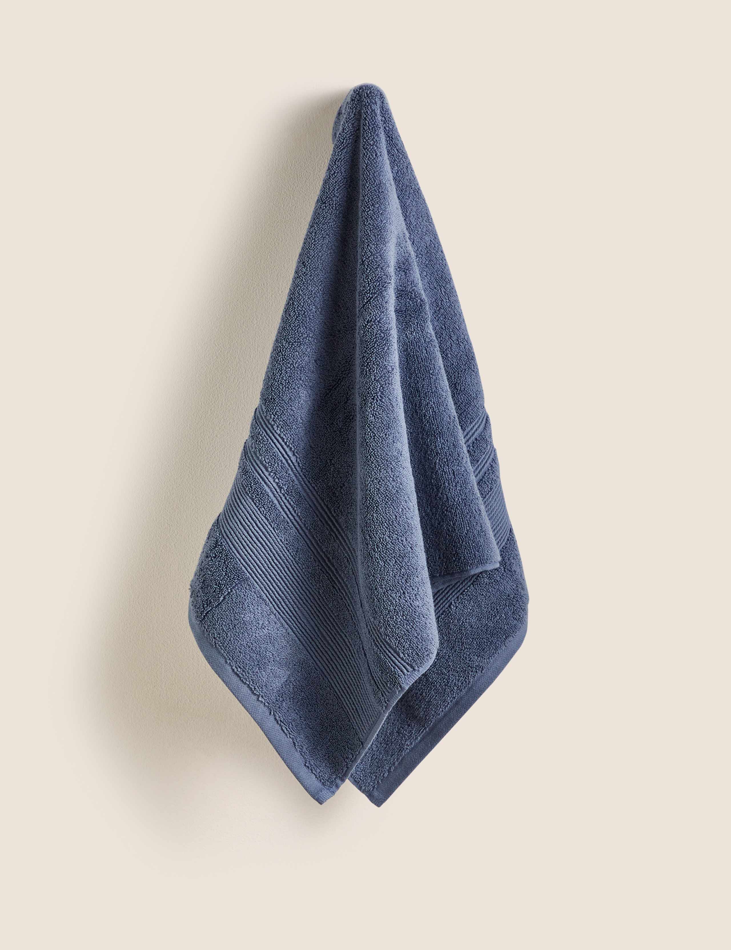 Super Plush Pure Cotton Towel 3 of 5