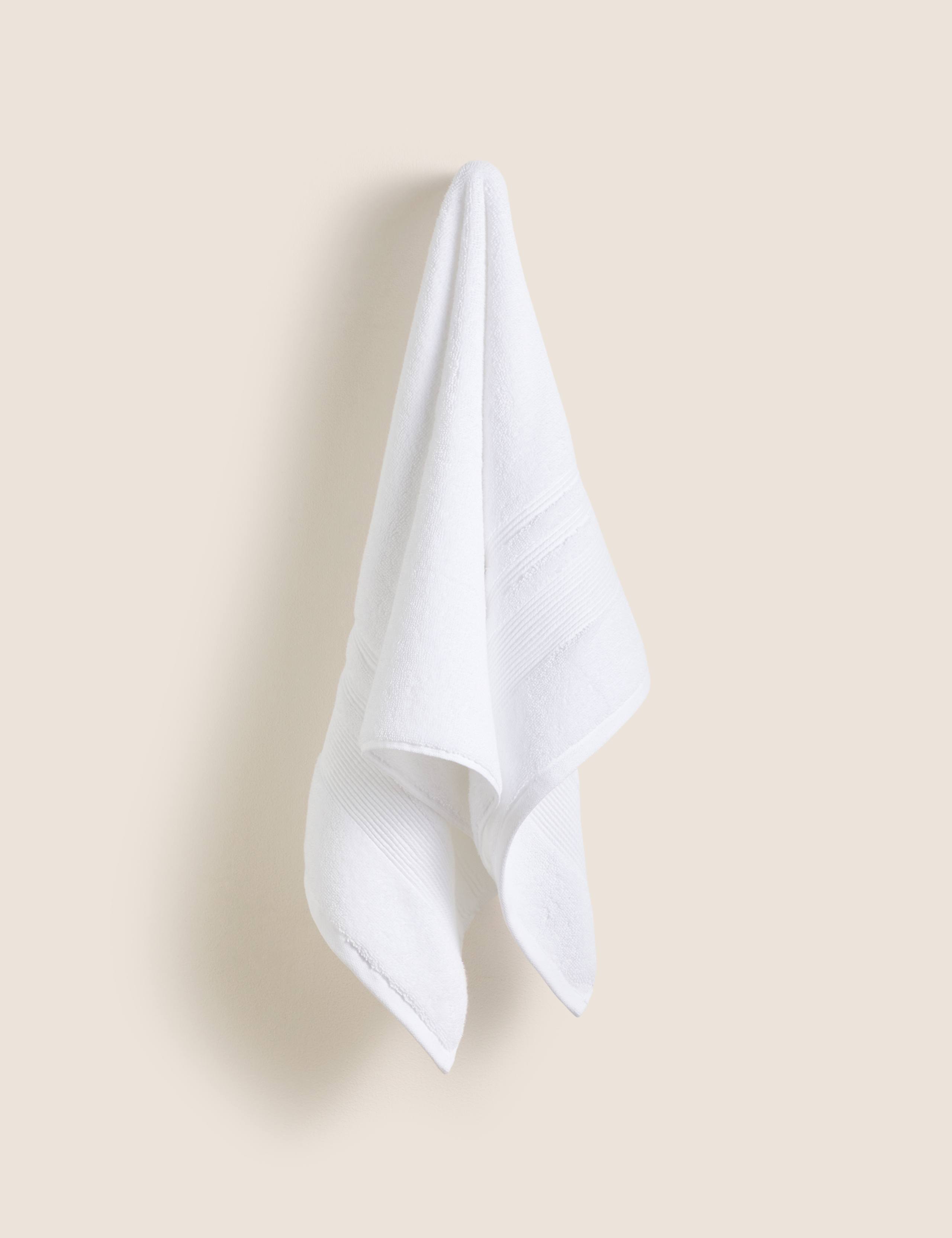 Super Plush Pure Cotton Towel 3 of 5