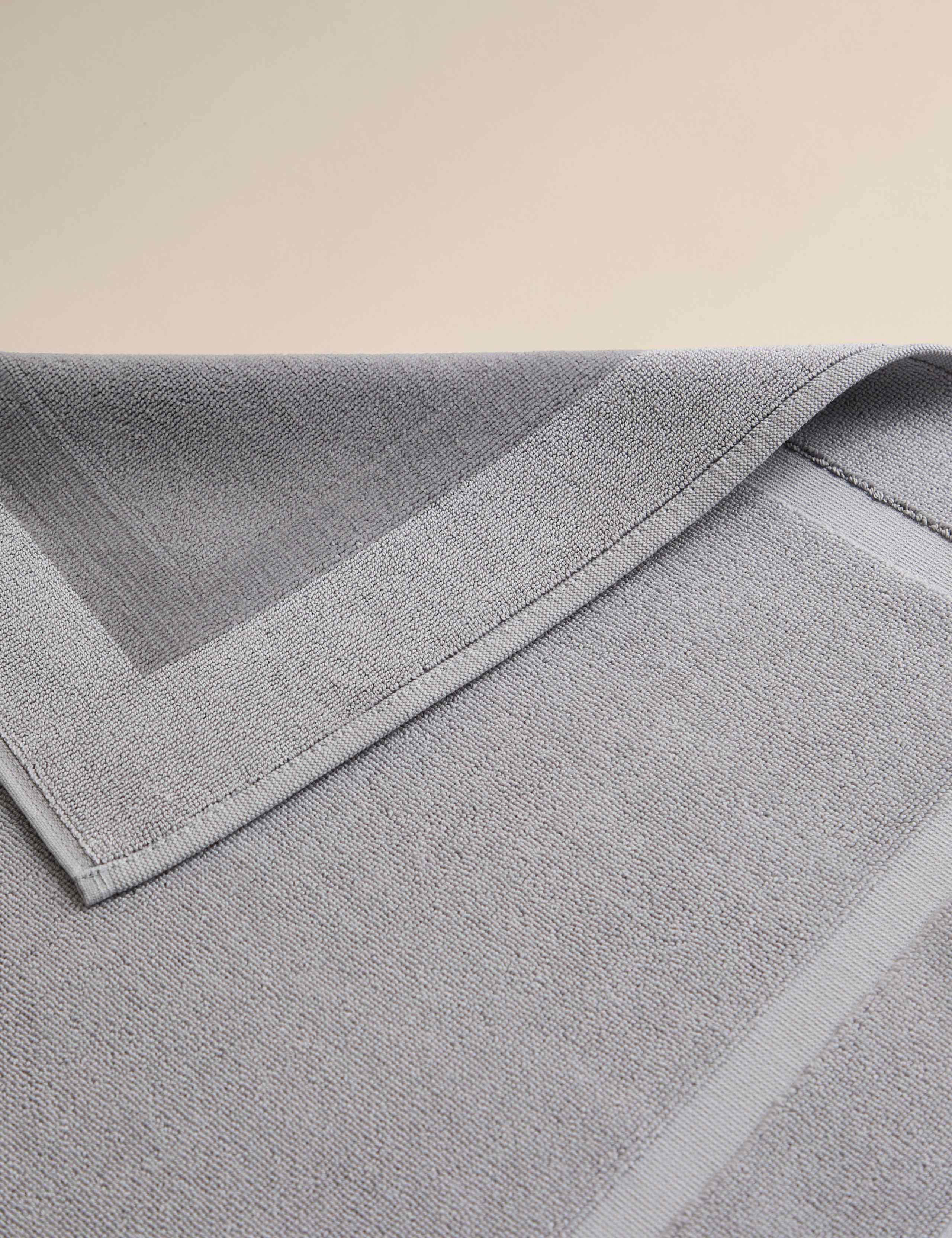 Luxury Egyptian Cotton Bath Mat 3 of 3