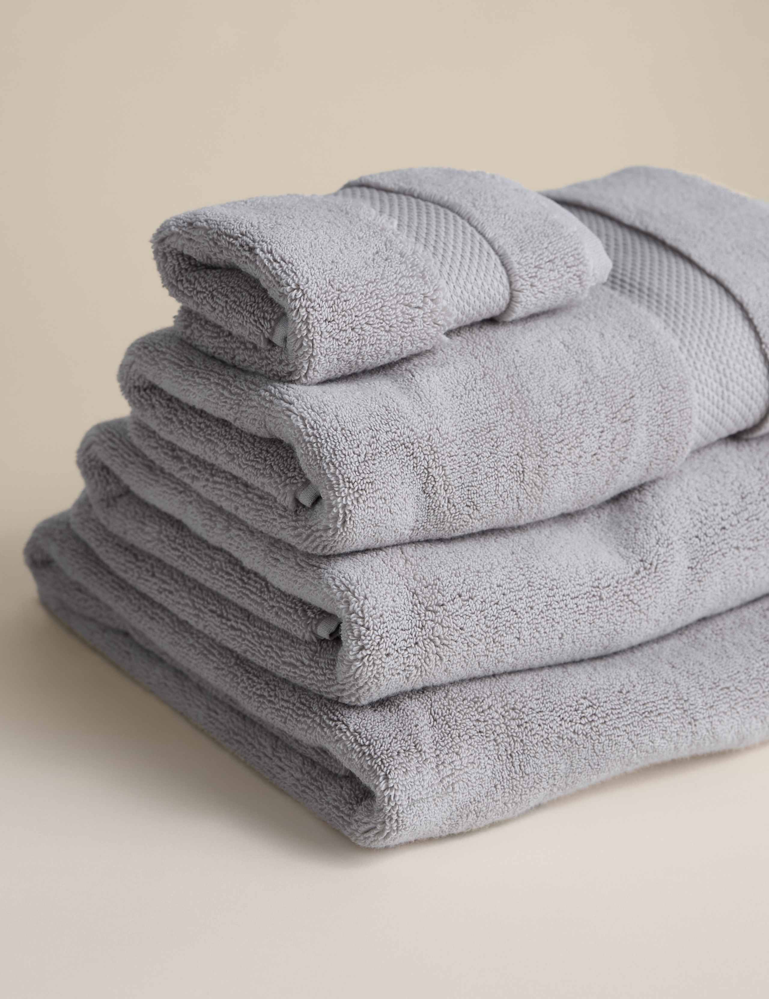 Pure Cotton Luxury Hotel Towel 2 of 4