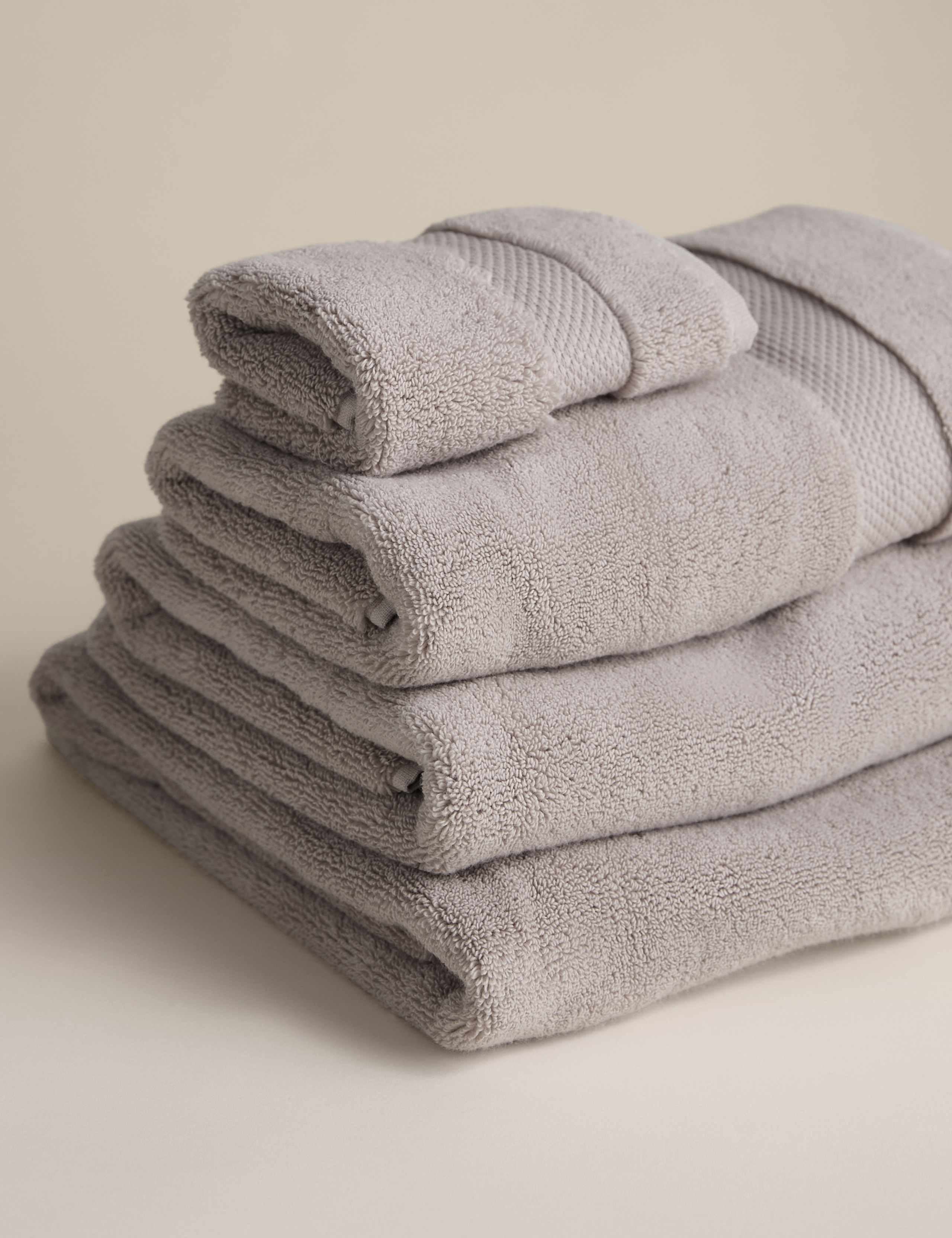 Turkish Cotton Luxury Hotel Towel 2 of 4