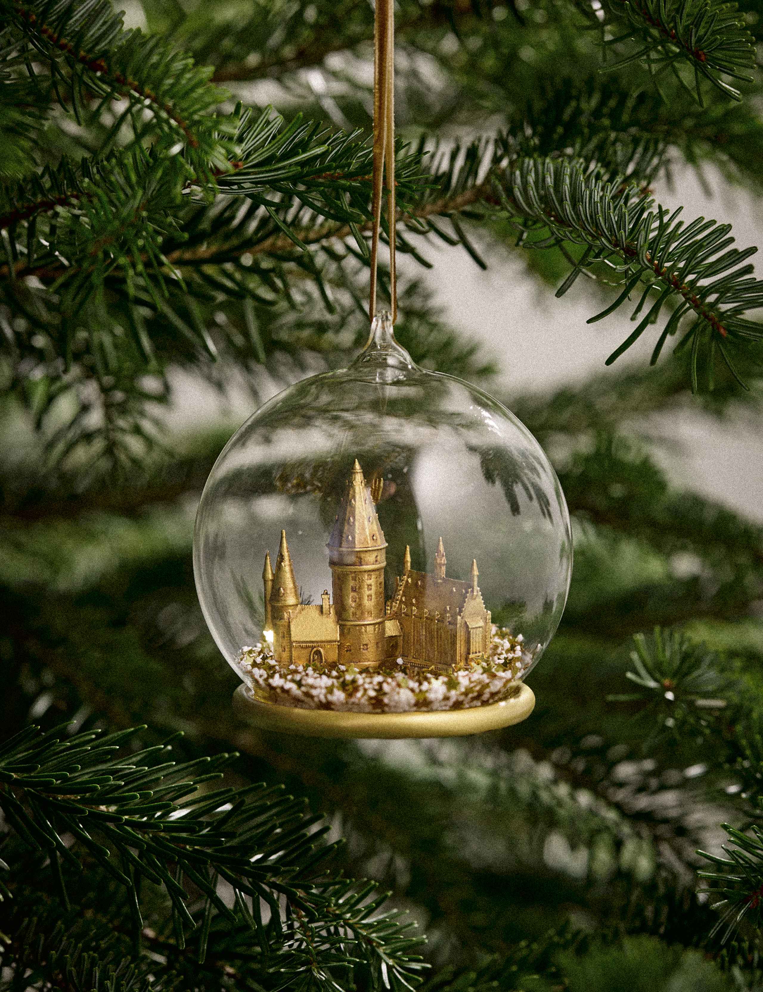 Harry Potter Hogwarts Glass Decoration 1 of 4