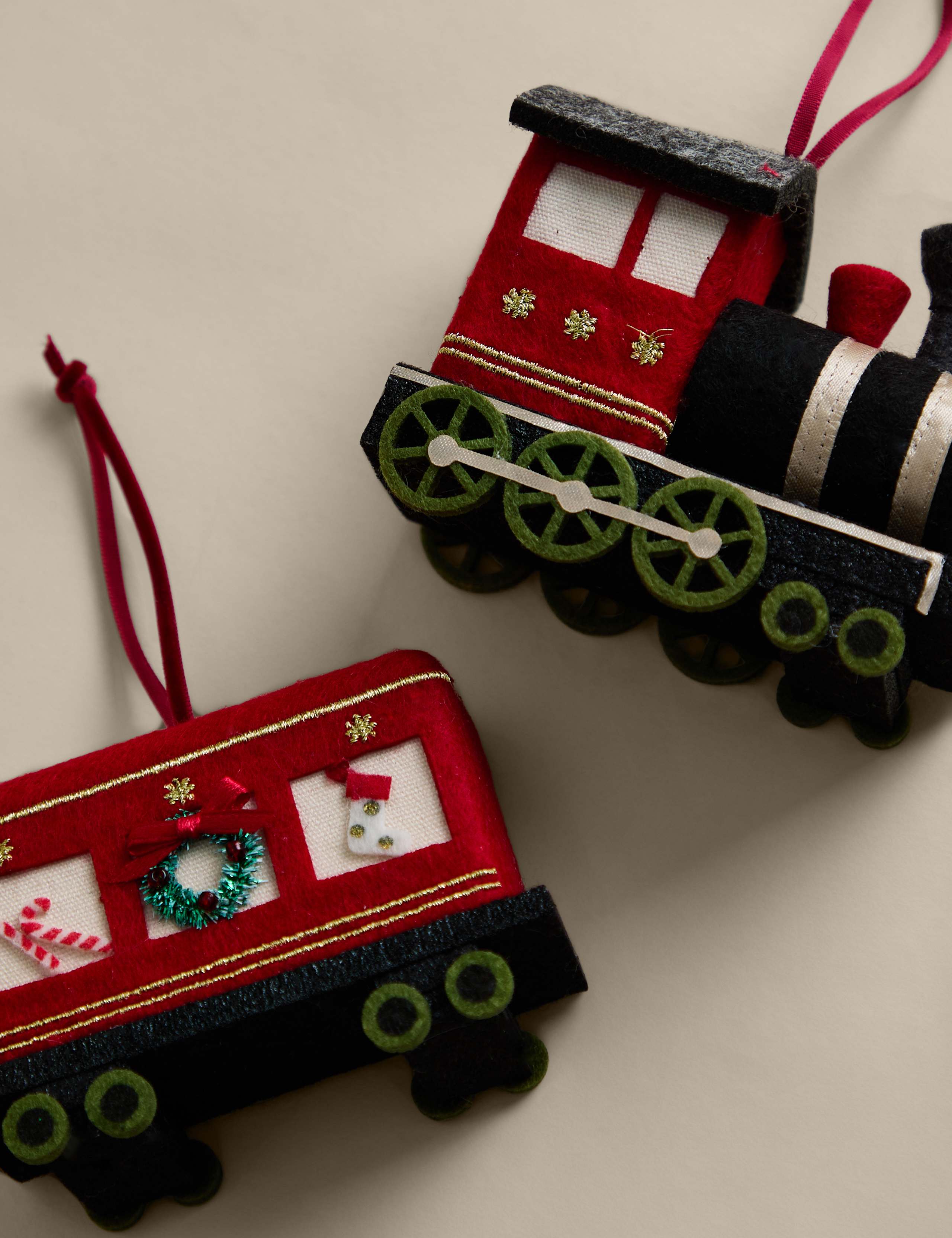2 Piece Felt Christmas Steam Train Hanging Decorations 2 of 2