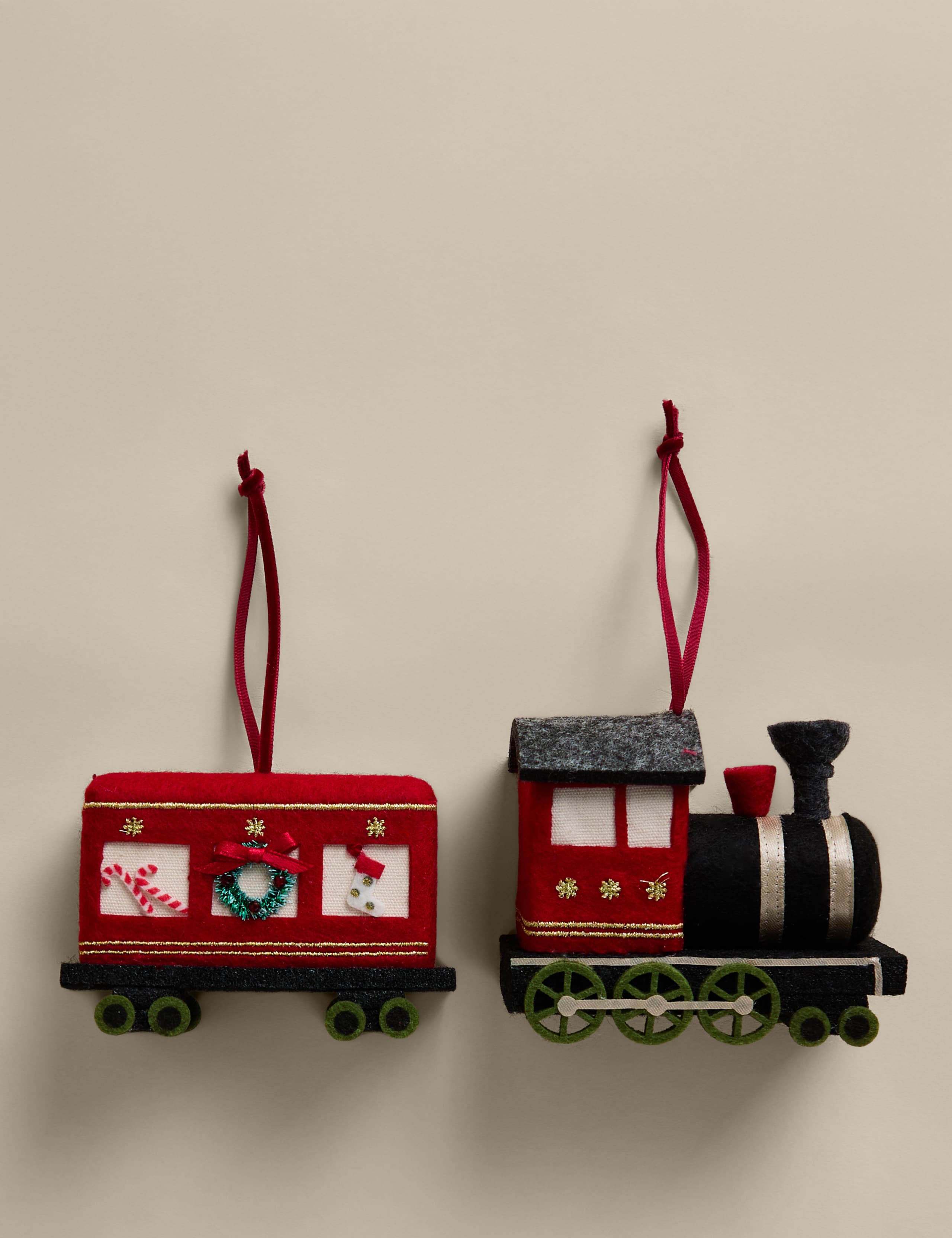 2 Piece Felt Christmas Steam Train Hanging Decorations 1 of 2