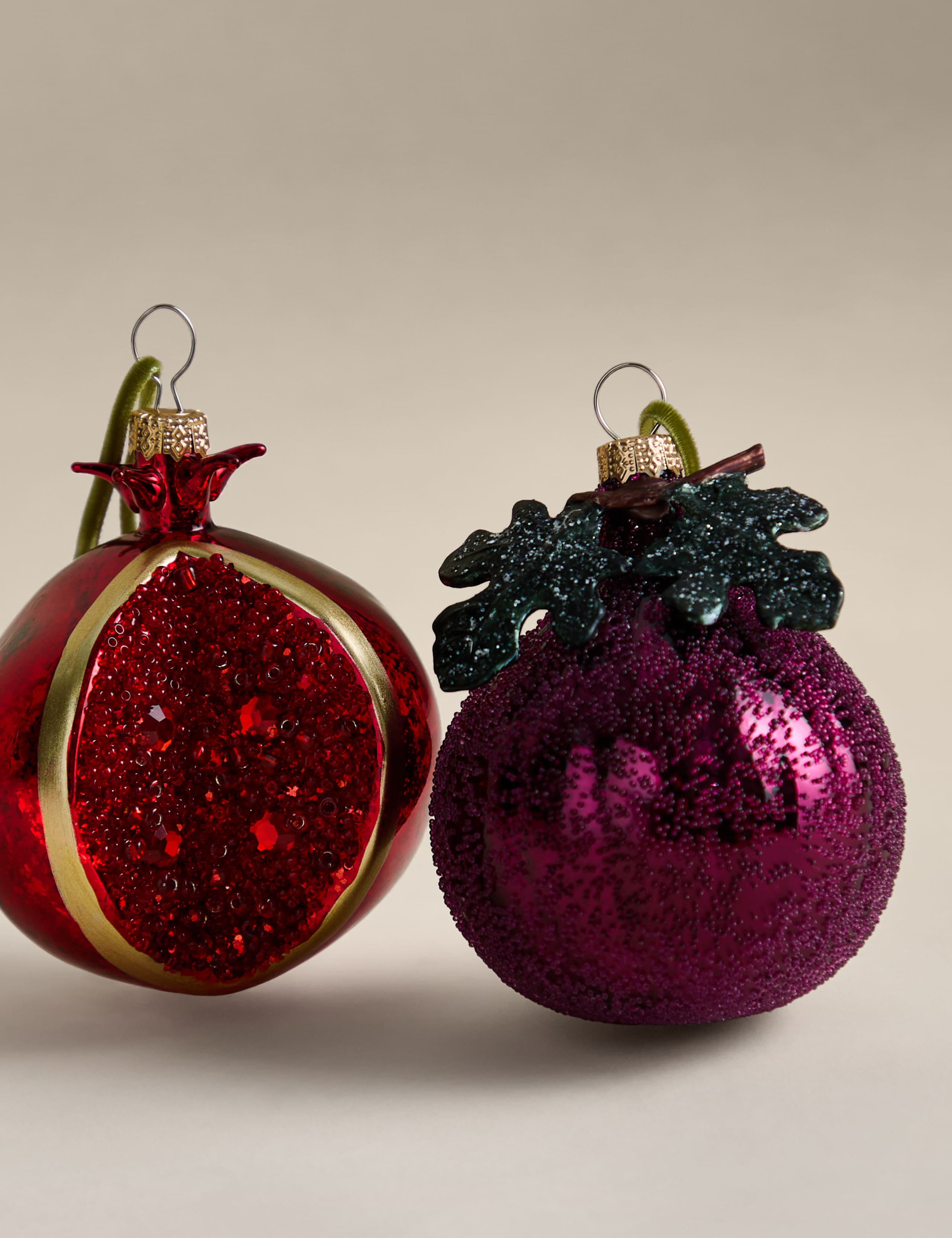 2 Pack Glass Pomegranate and Fig Baubles 3 of 3