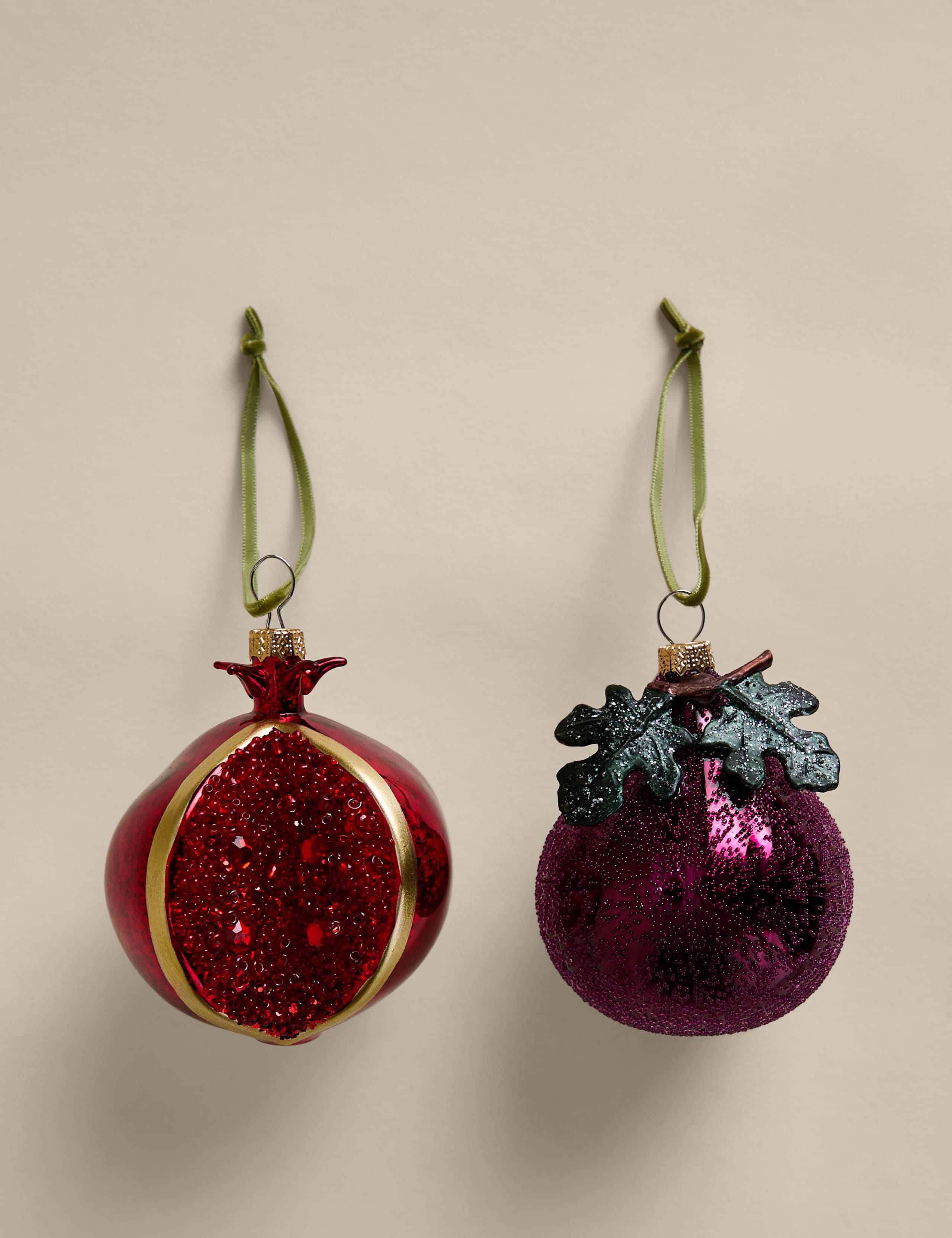 2 Pack Glass Pomegranate and Fig Baubles 2 of 3