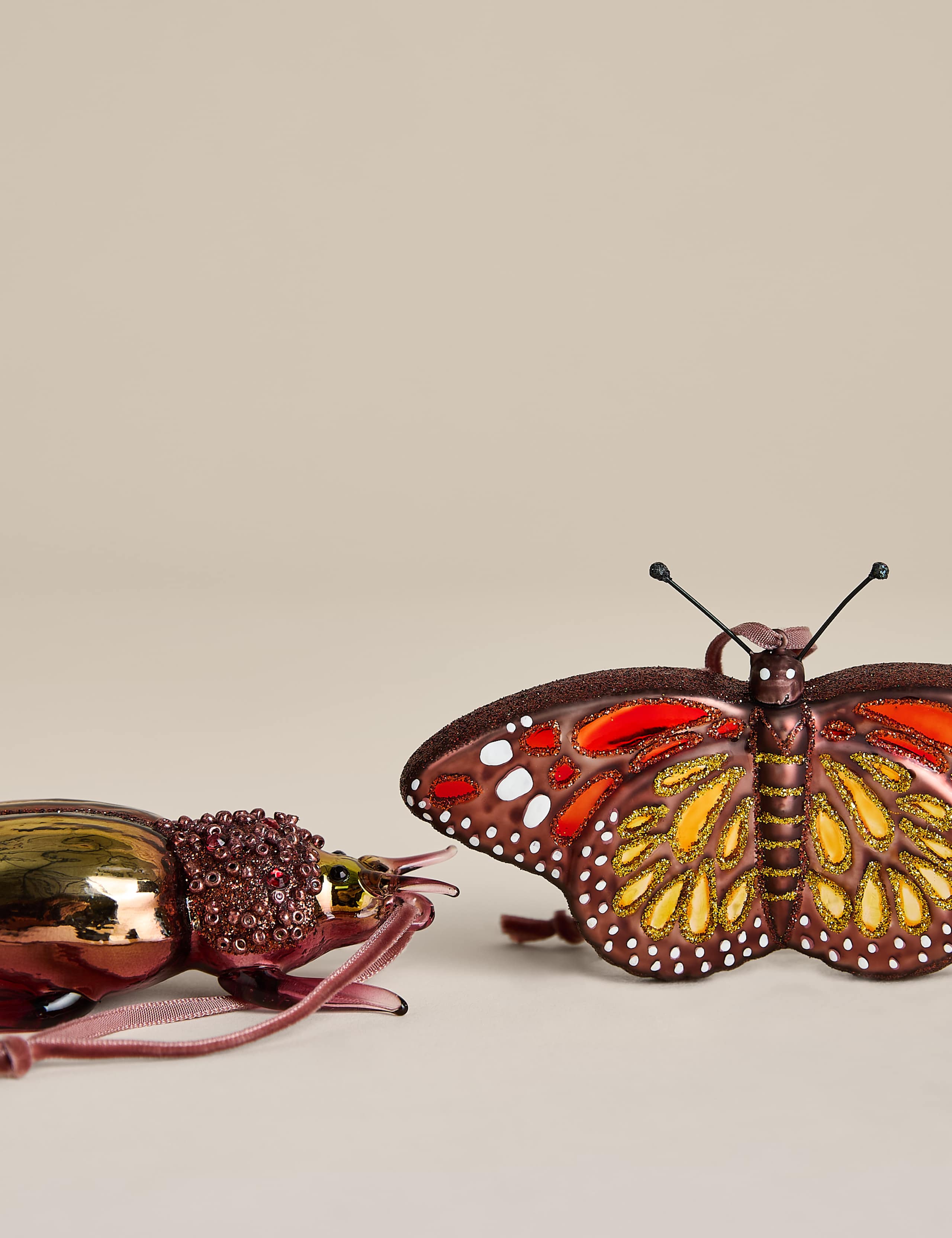 2 Pack Glass Insect Decorations 2 of 2