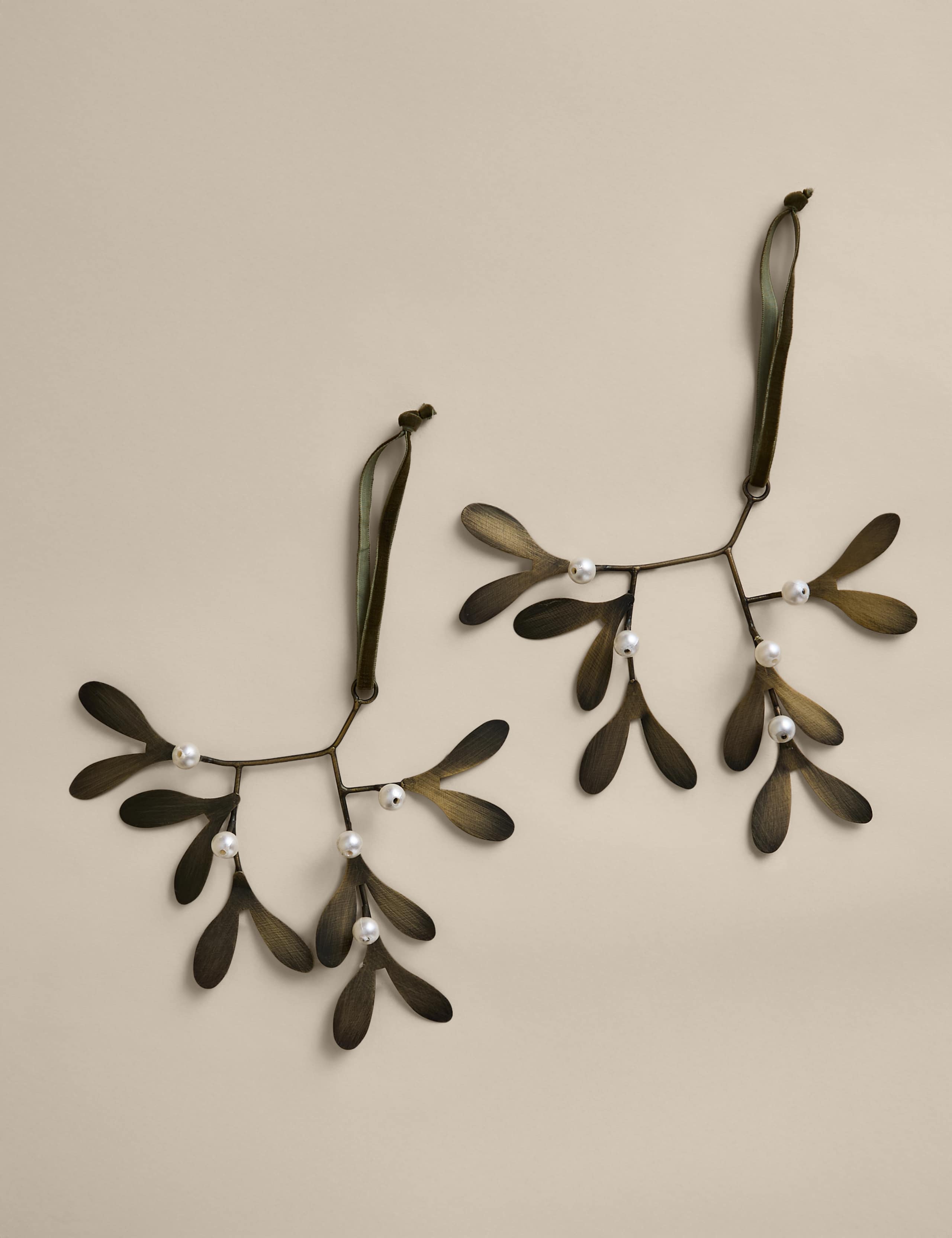 Set of 2 Metal Mistletoe Baubles 1 of 2