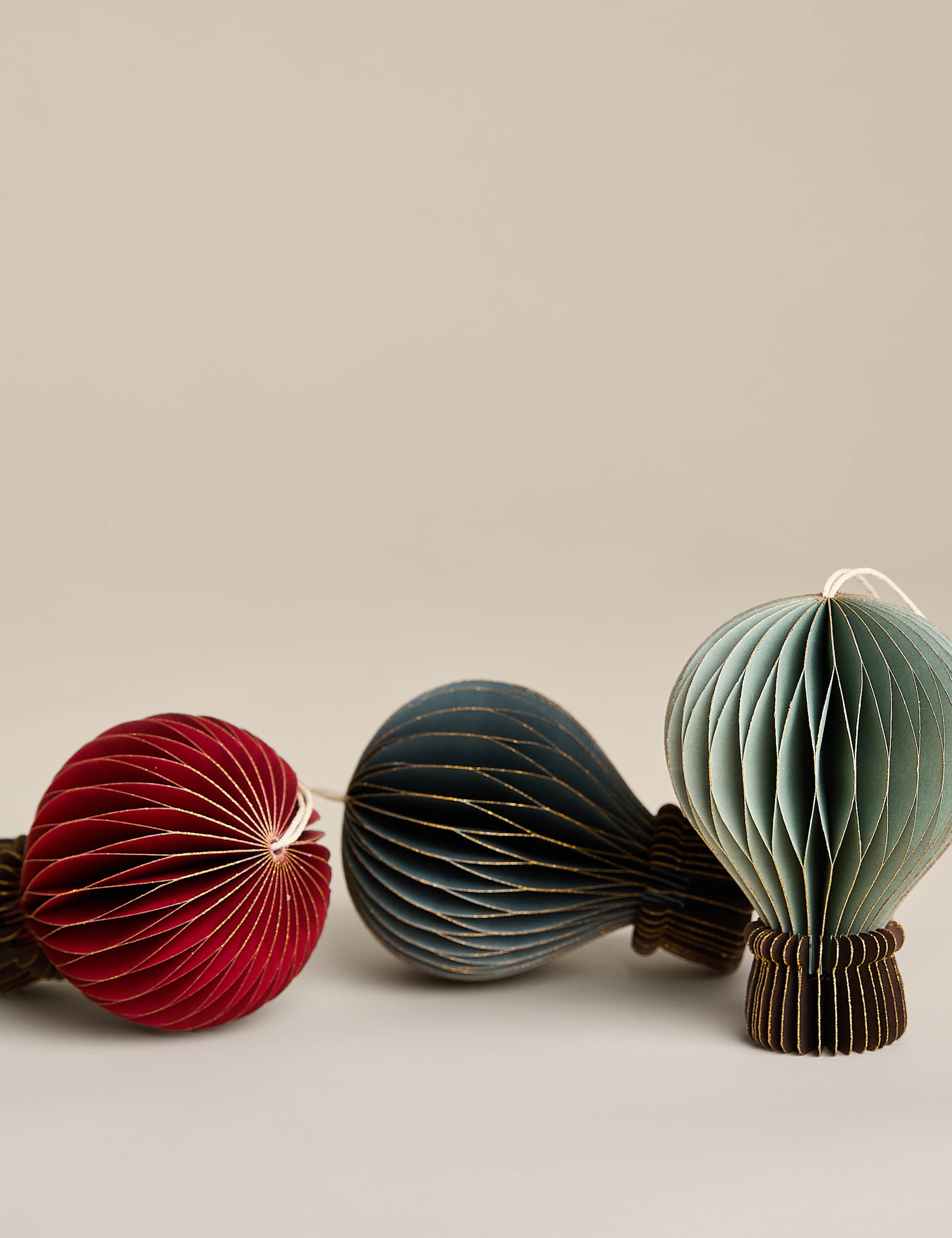 6 Pack Paper Hot Air Balloon Decorations 2 of 2