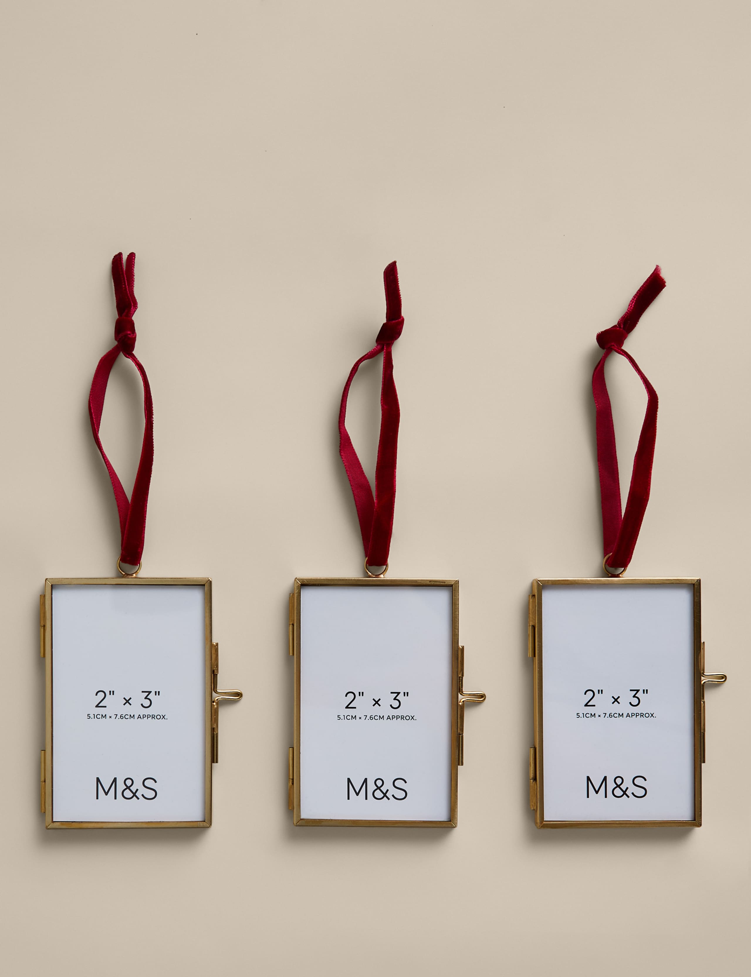 3 Pack Brass & Bow Photo Frame Decorations 1 of 2