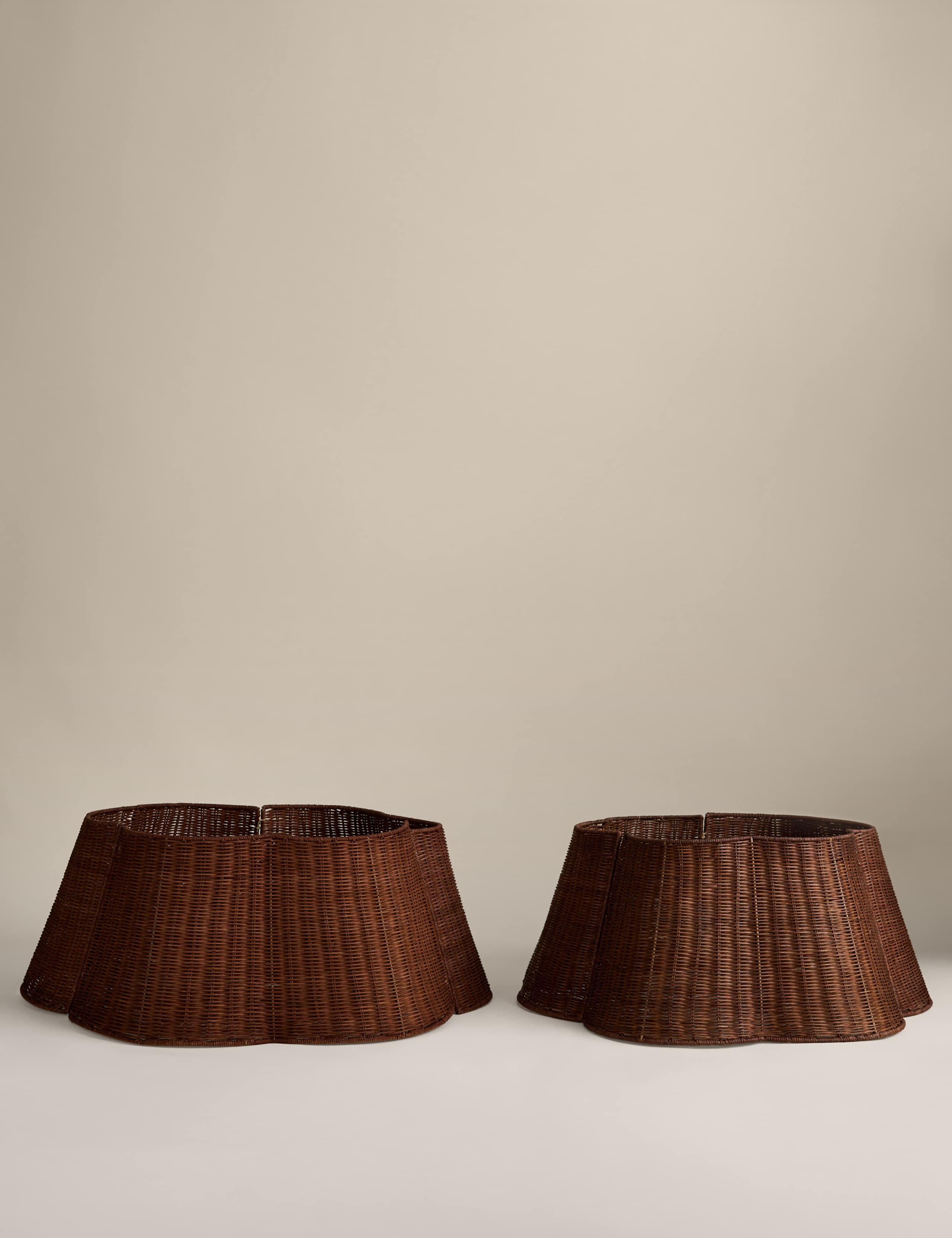 Scallop Rattan Tree Skirt 4 of 4
