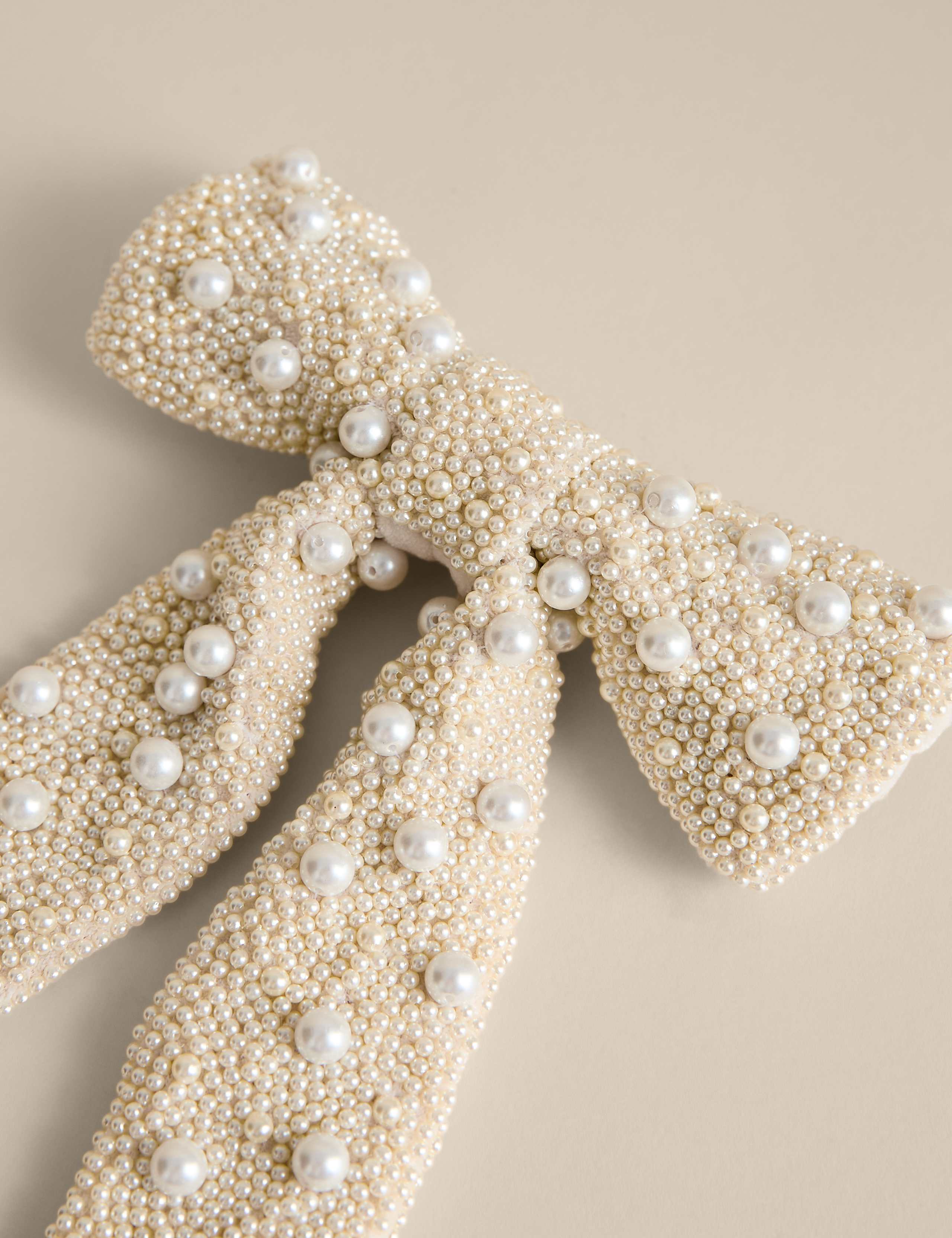 Cream Pearl Beaded Bow Tree Topper 2 of 3