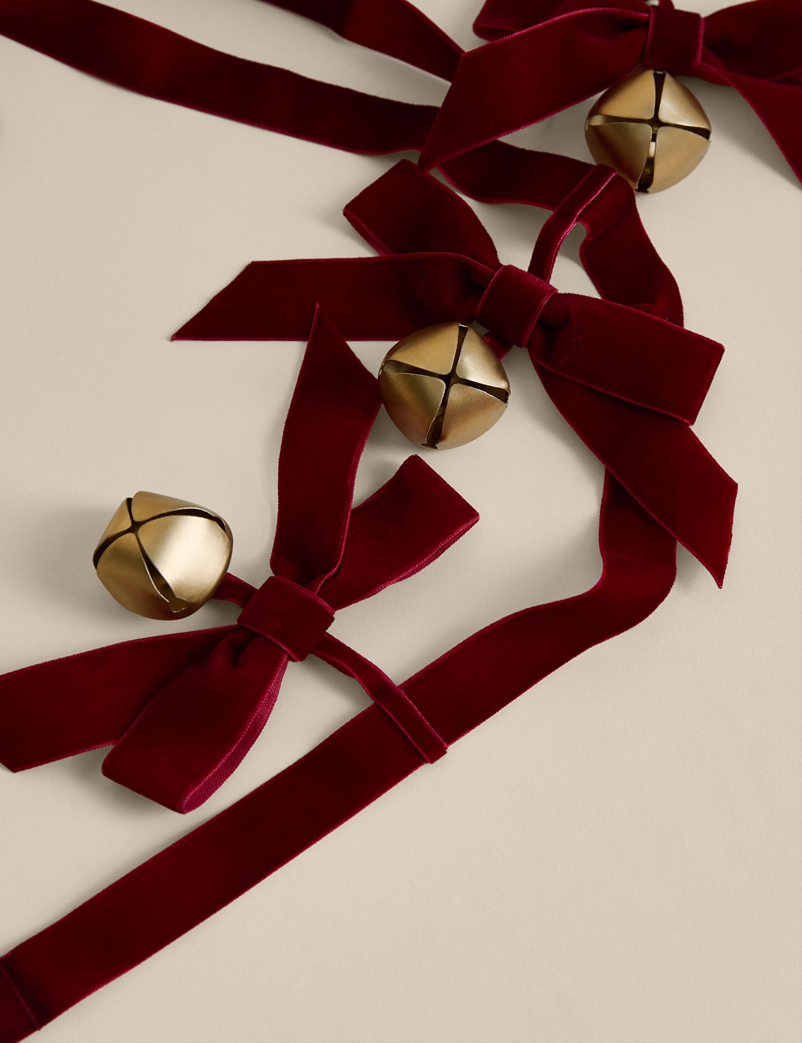 Velvet Bell and Bow Garland 2 of 2