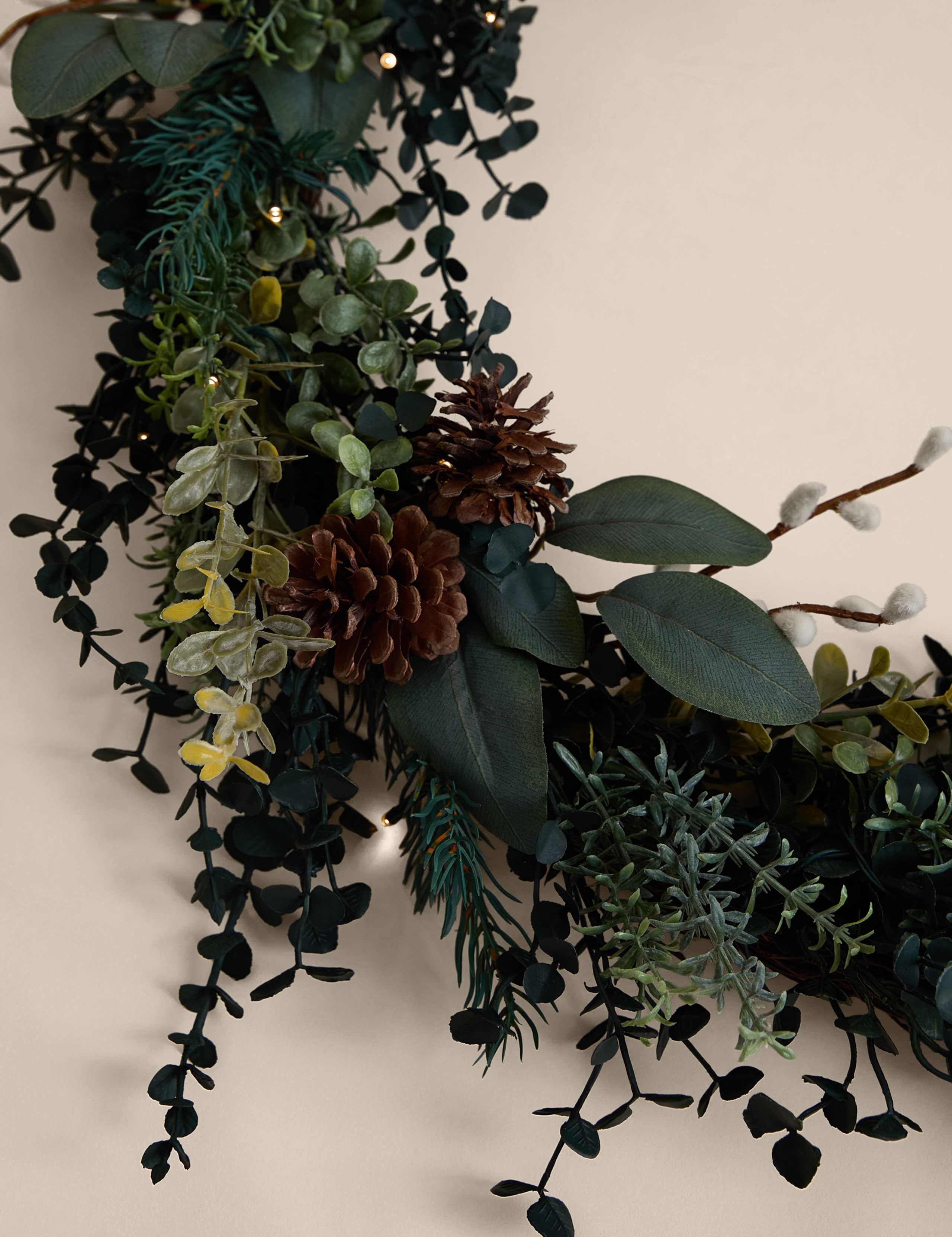 6ft Light Up Cotswold Green Garland 4 of 4