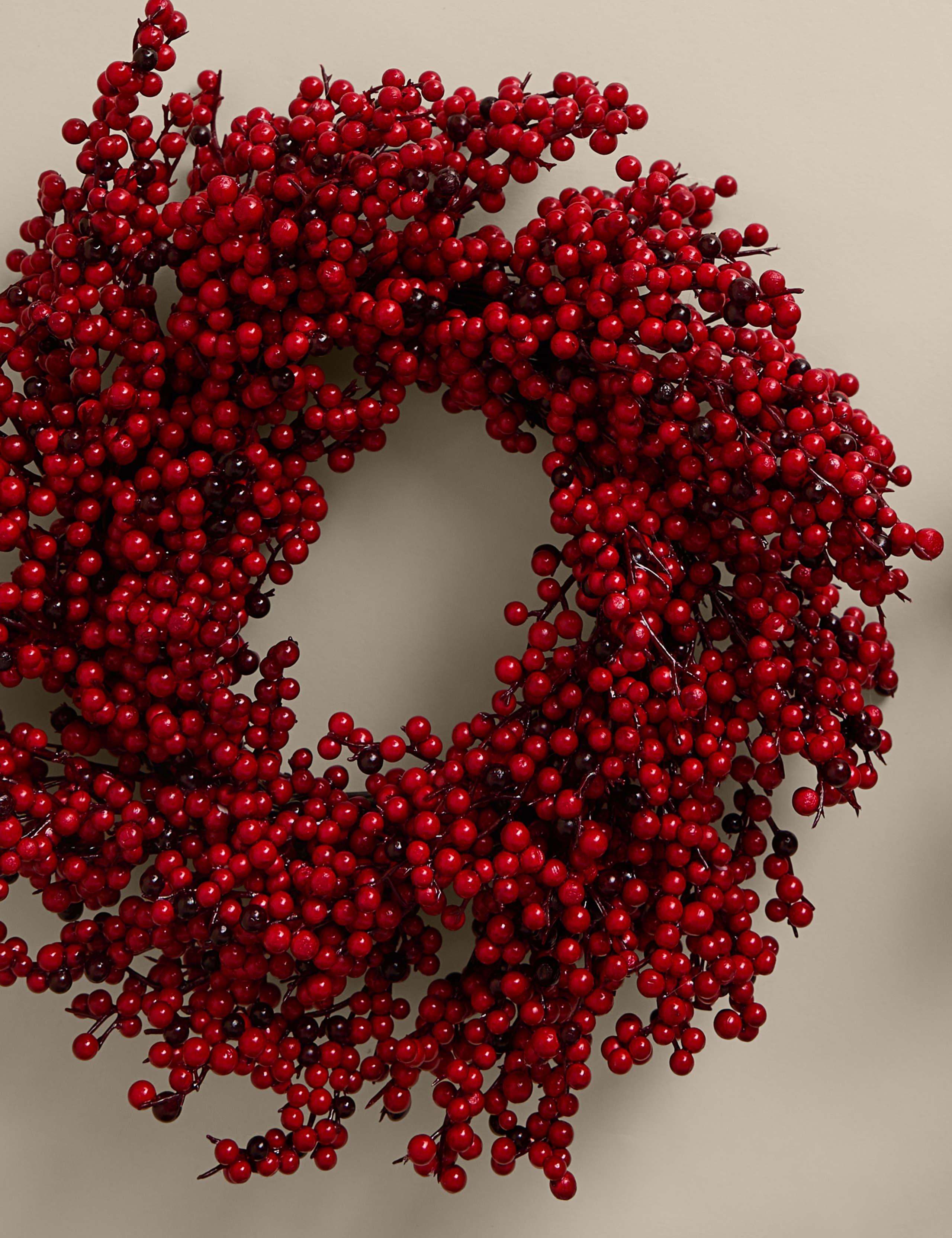 Set of 3 Berry Statement Wreaths 3 of 4